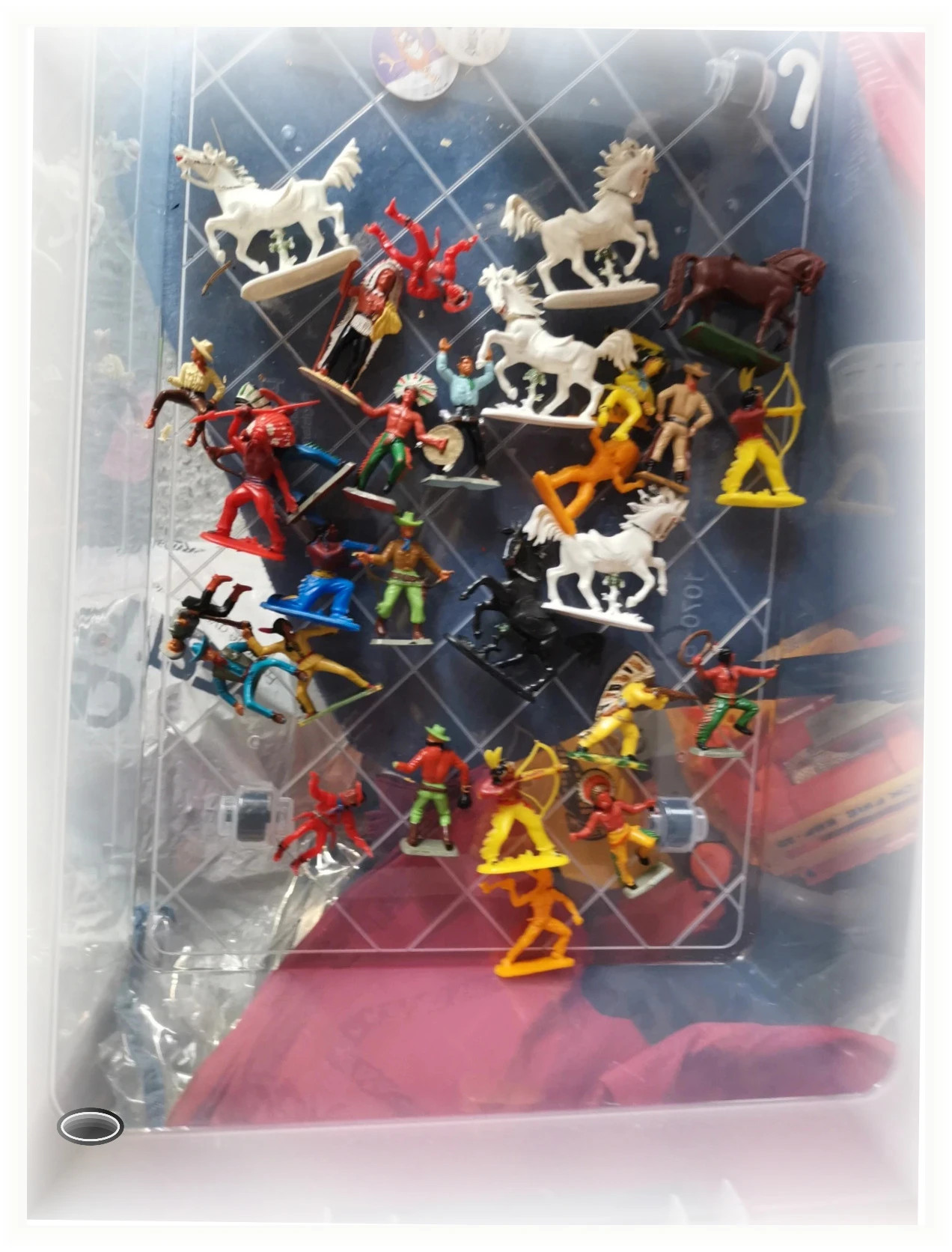 Gros lot figurines cowboy indien dont plusieurs rare collector Starlux w germany