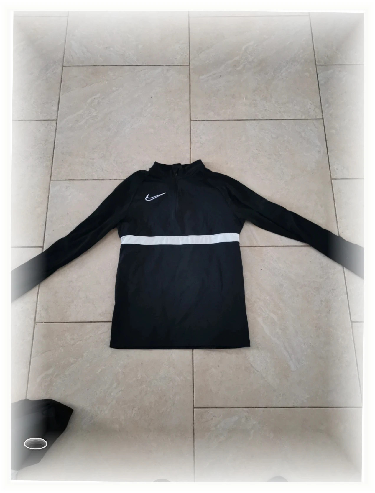 Maillot Nike dri fit taille M enfant noir