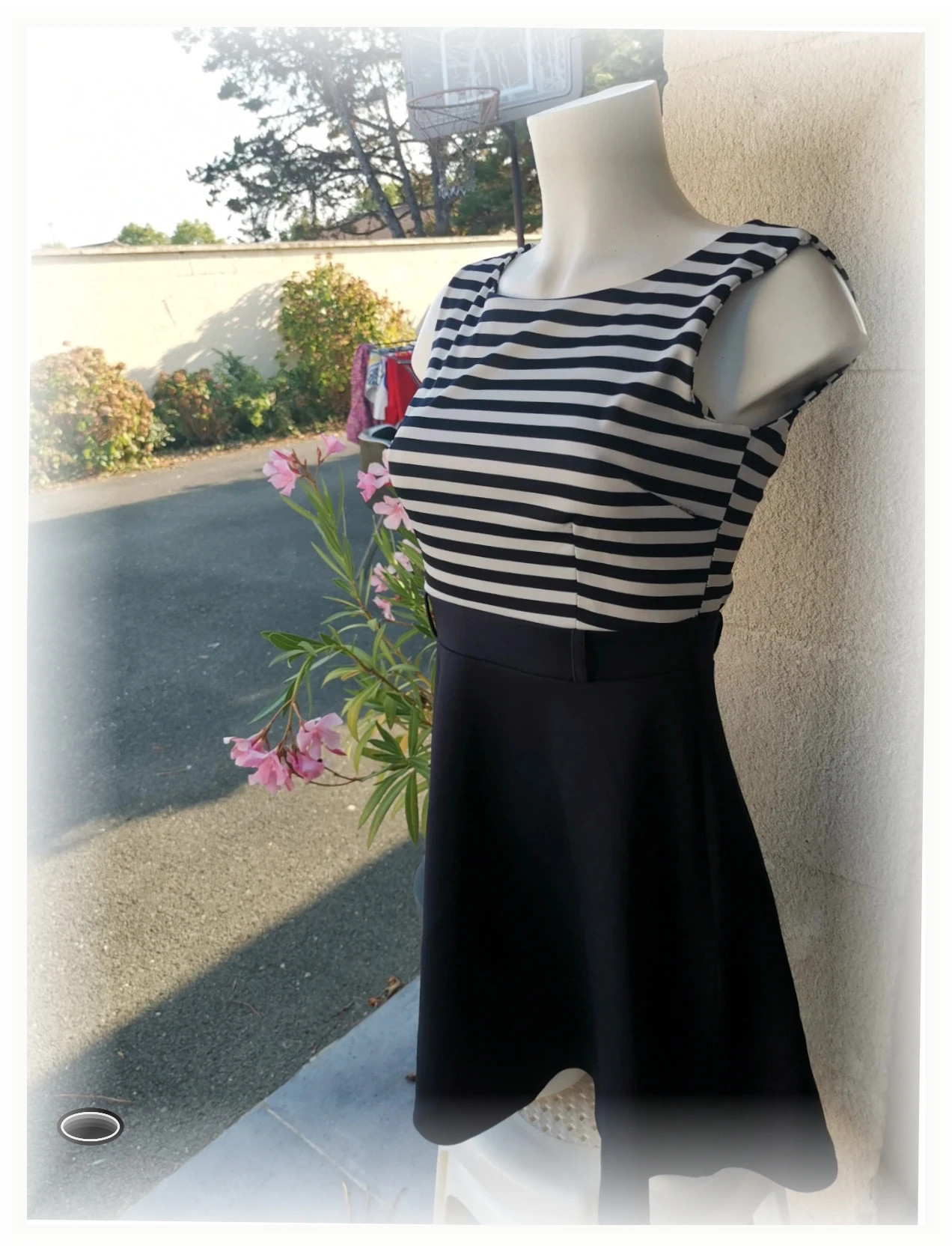 Très belle robe taille s bleu marine blanc rayé – indépendant – taille S / 36 / 8 5