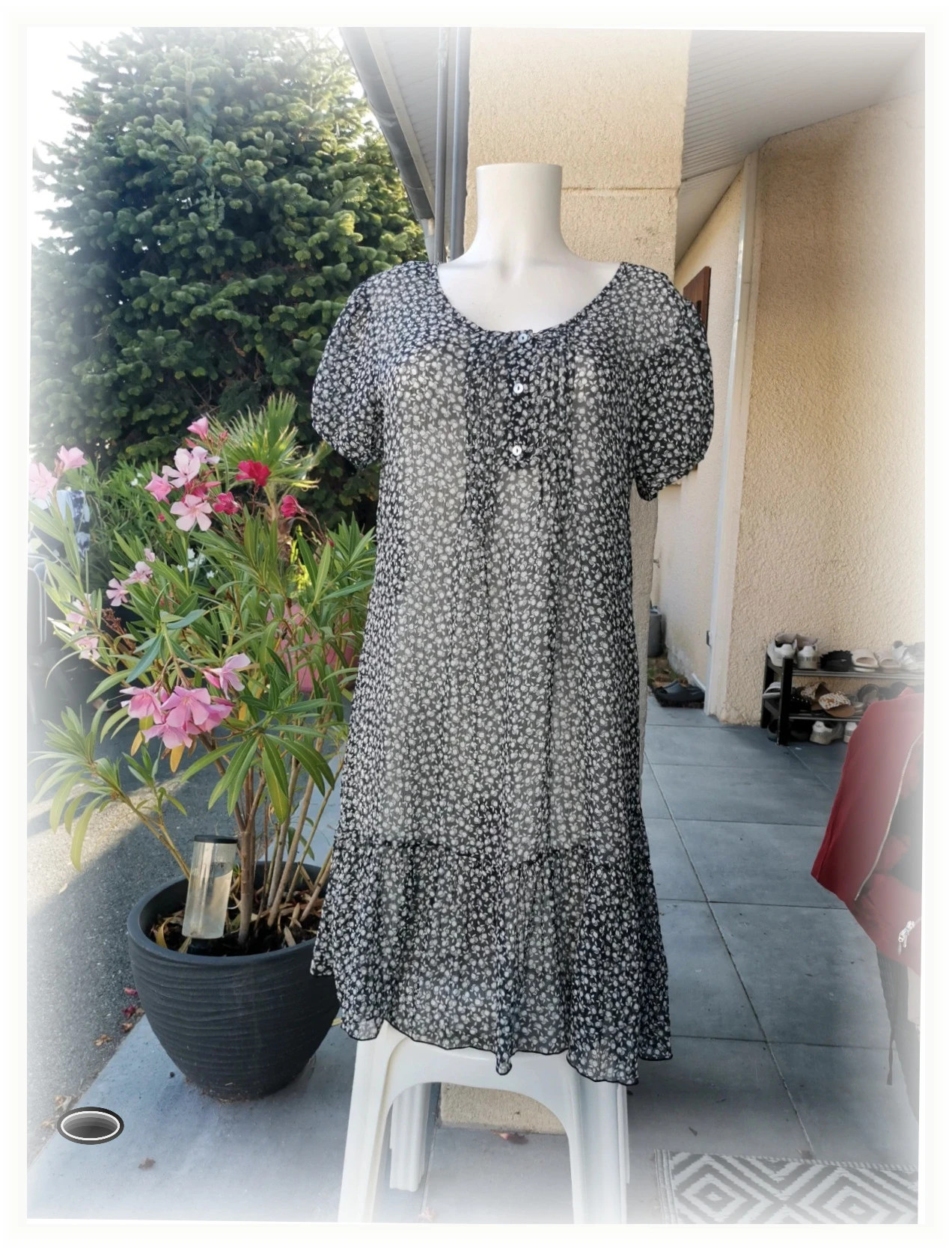 Très belle robe taille XL transparente
