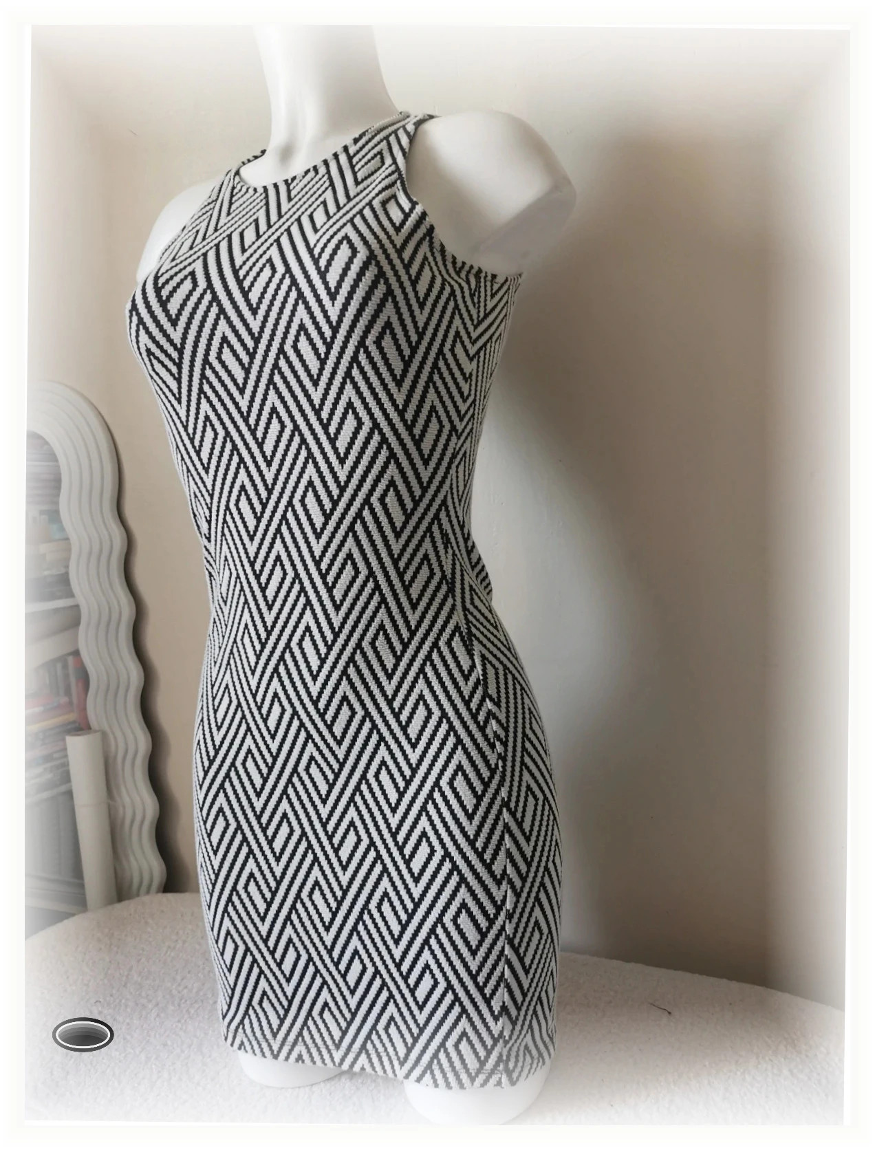 Très belle robe taille xs mango – Mango – taille XS / 34 / 6 4