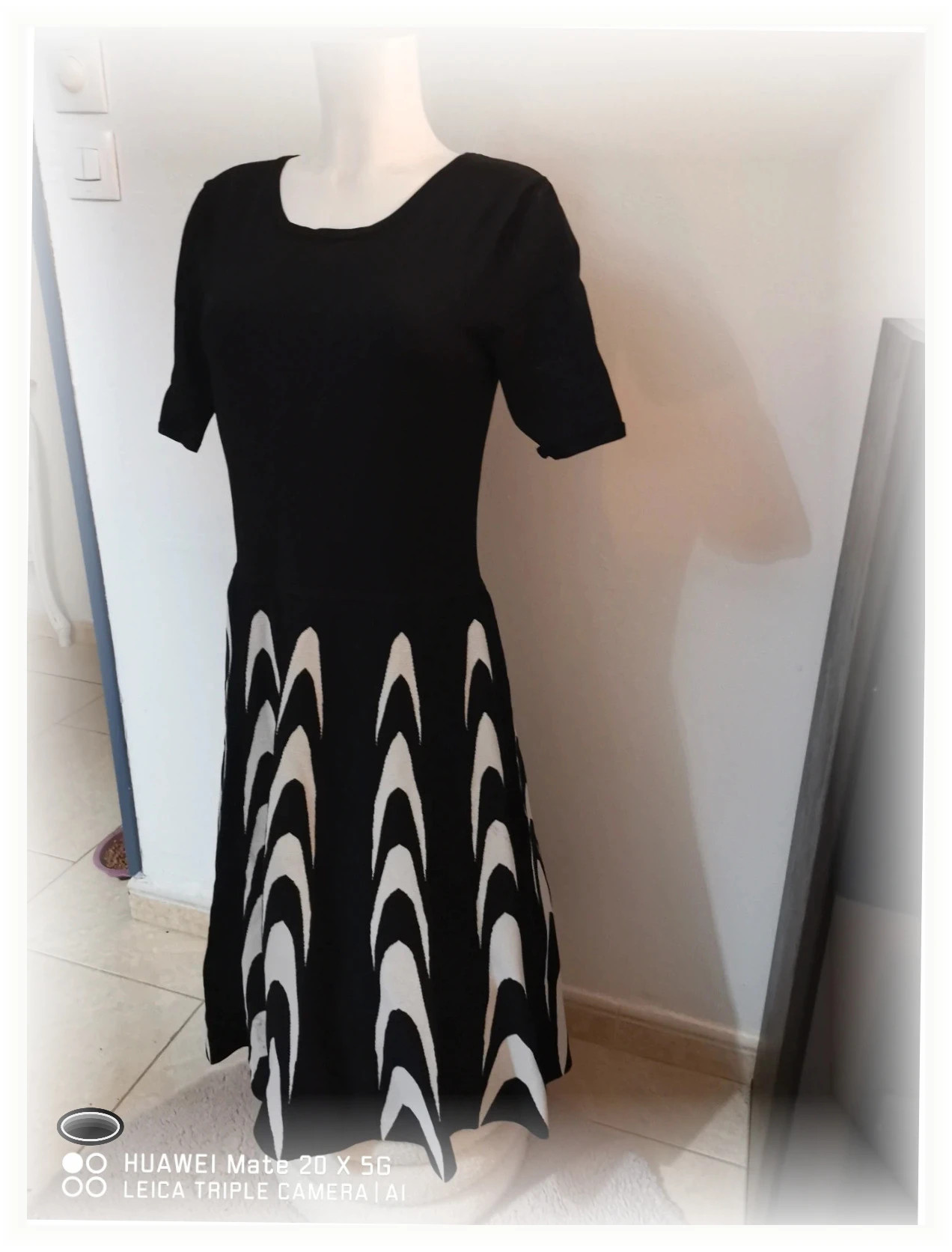 très belle robe marque Apart taille 40 noir et blanche – Apart – taille L / 40 / 12 5