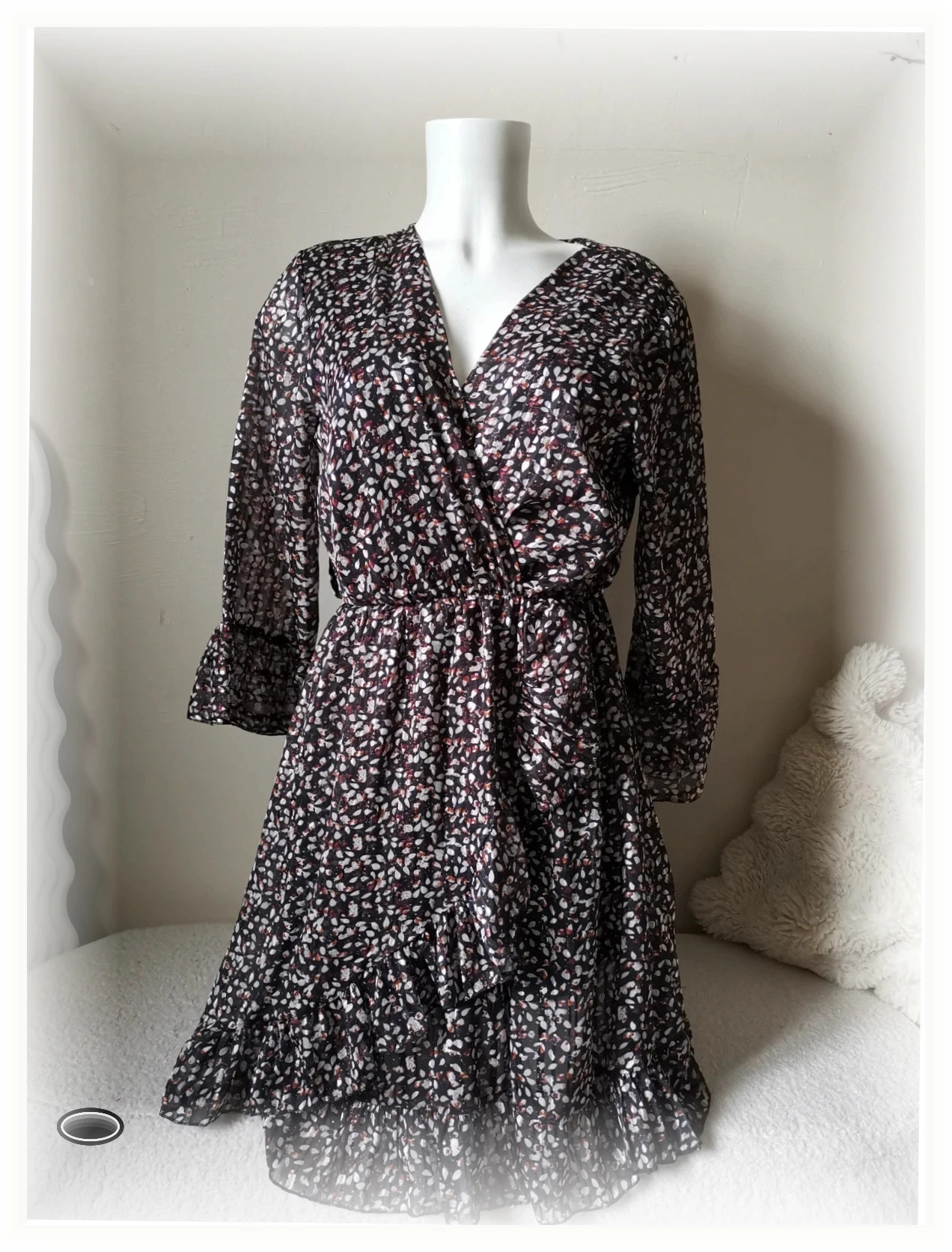 Très belle robe taille 42/44 actuelle neuve