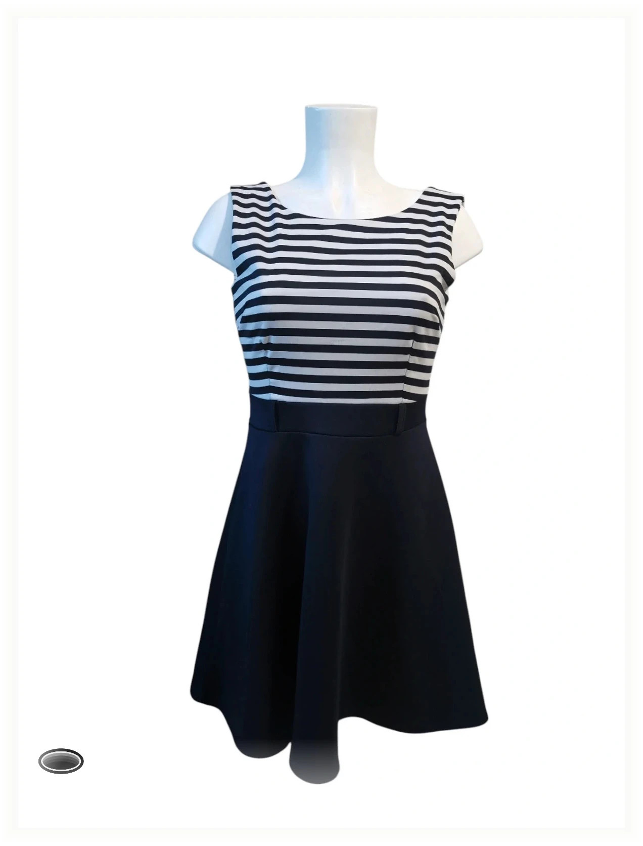 très belle robe taille s noir et blanc