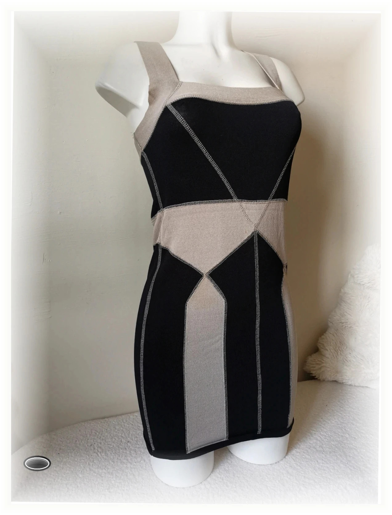 Très belle robe H&M taille s elastique – H&M – taille S / 36 / 8 5