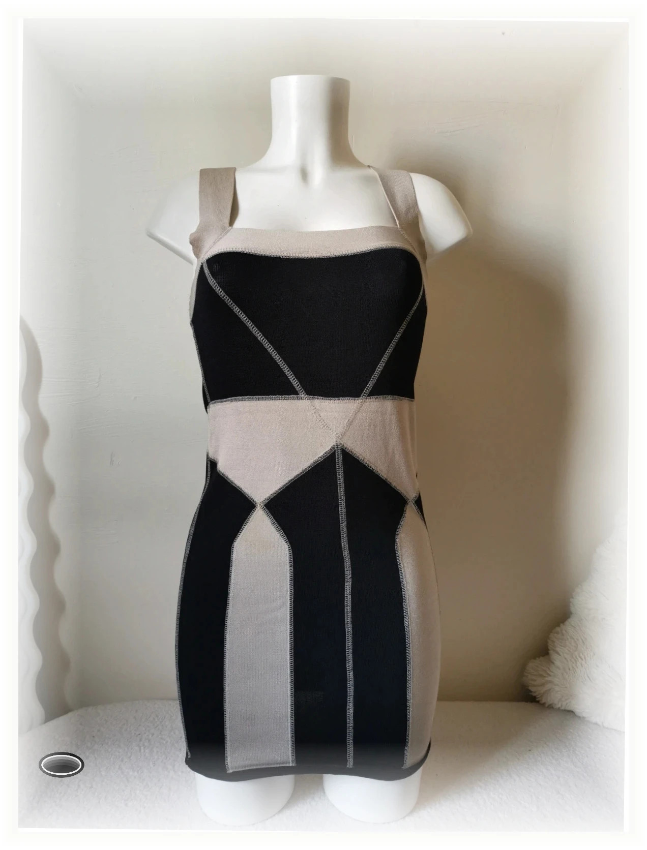 Très belle robe H&M taille s elastique
