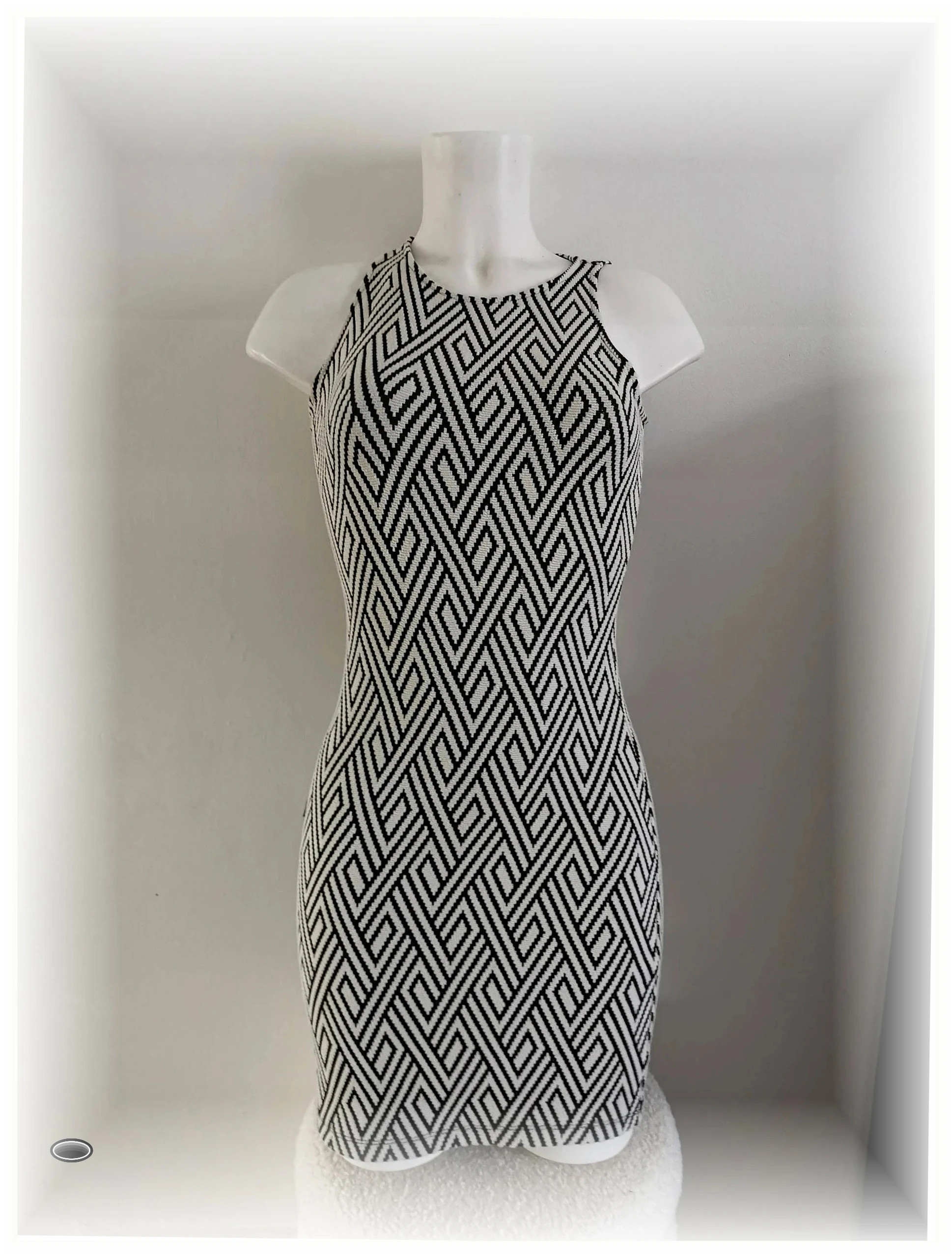 très belle robe mango taille xs