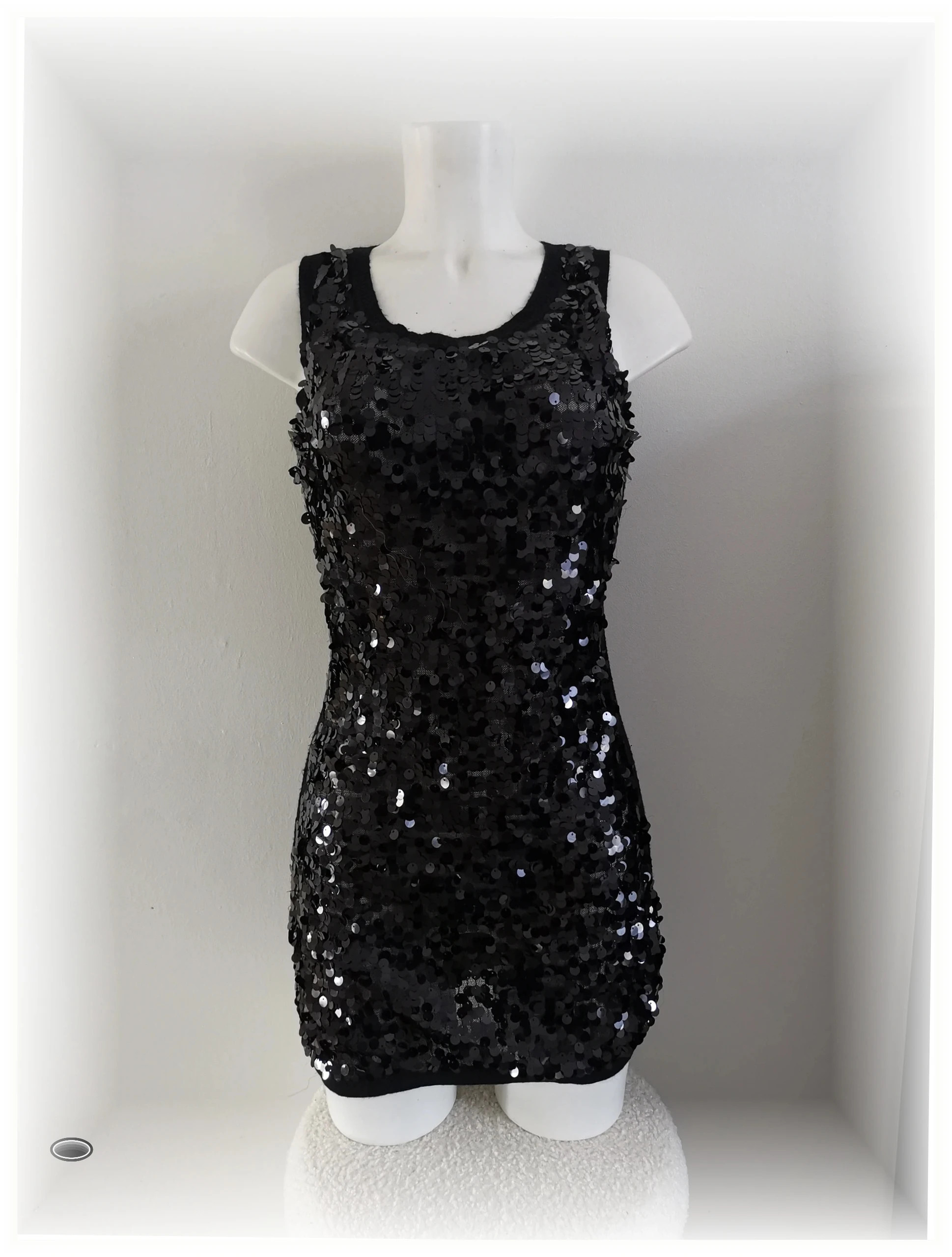 très belle robe taille s la city pour les fêtes envoi le jour même – La City – taille S / 36 / 8 2