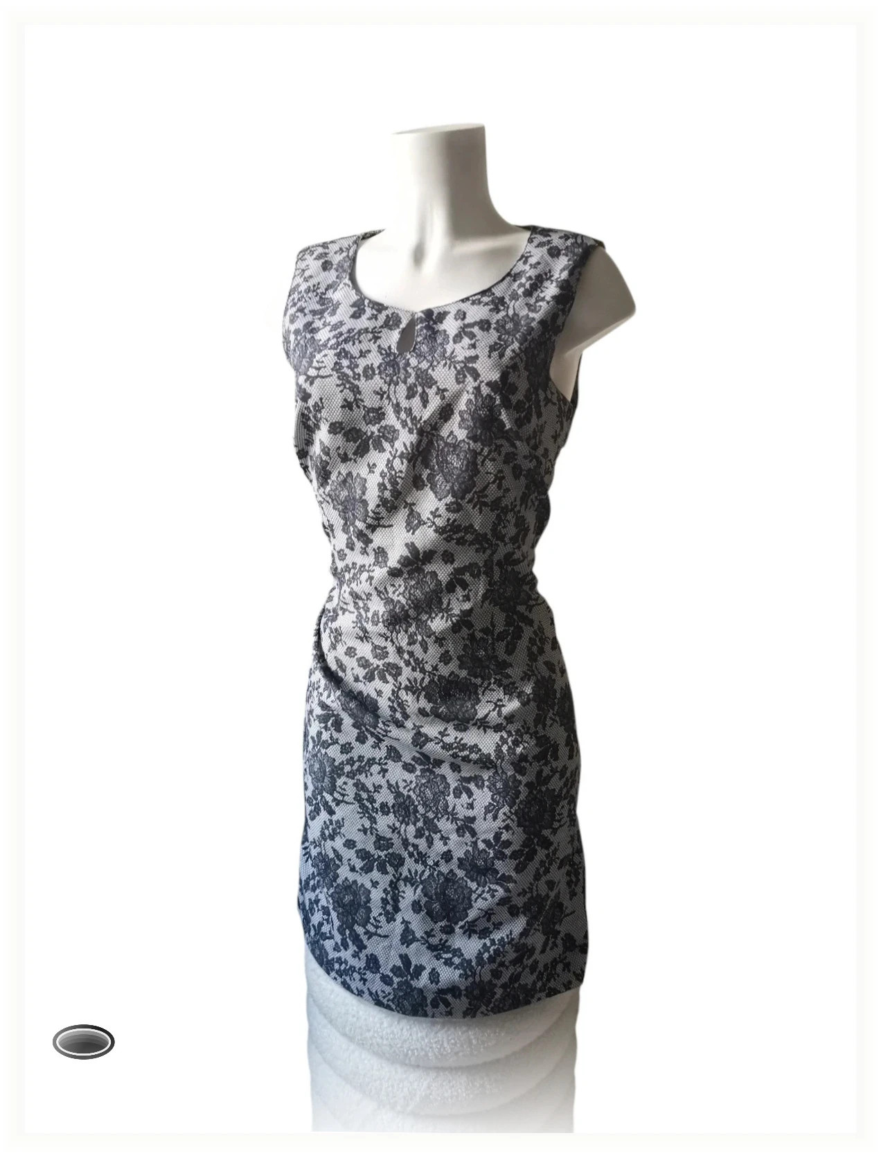 très belle robe taille 40 women k envoi rapide – Belle – taille L / 40 / 12 2