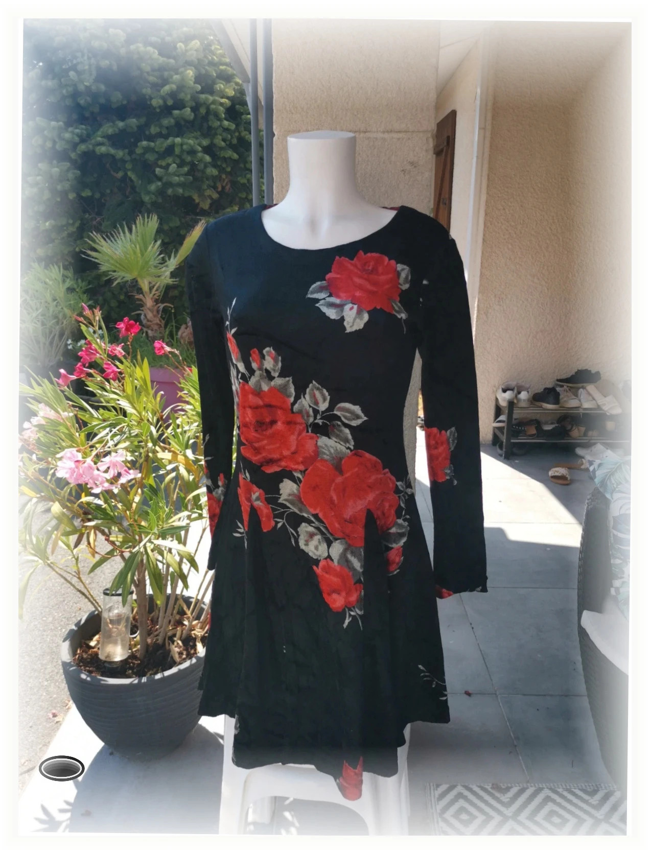 Très belle robe velour noir taille 38 Rene derhy – René Derhy – taille M / 38 / 10 2