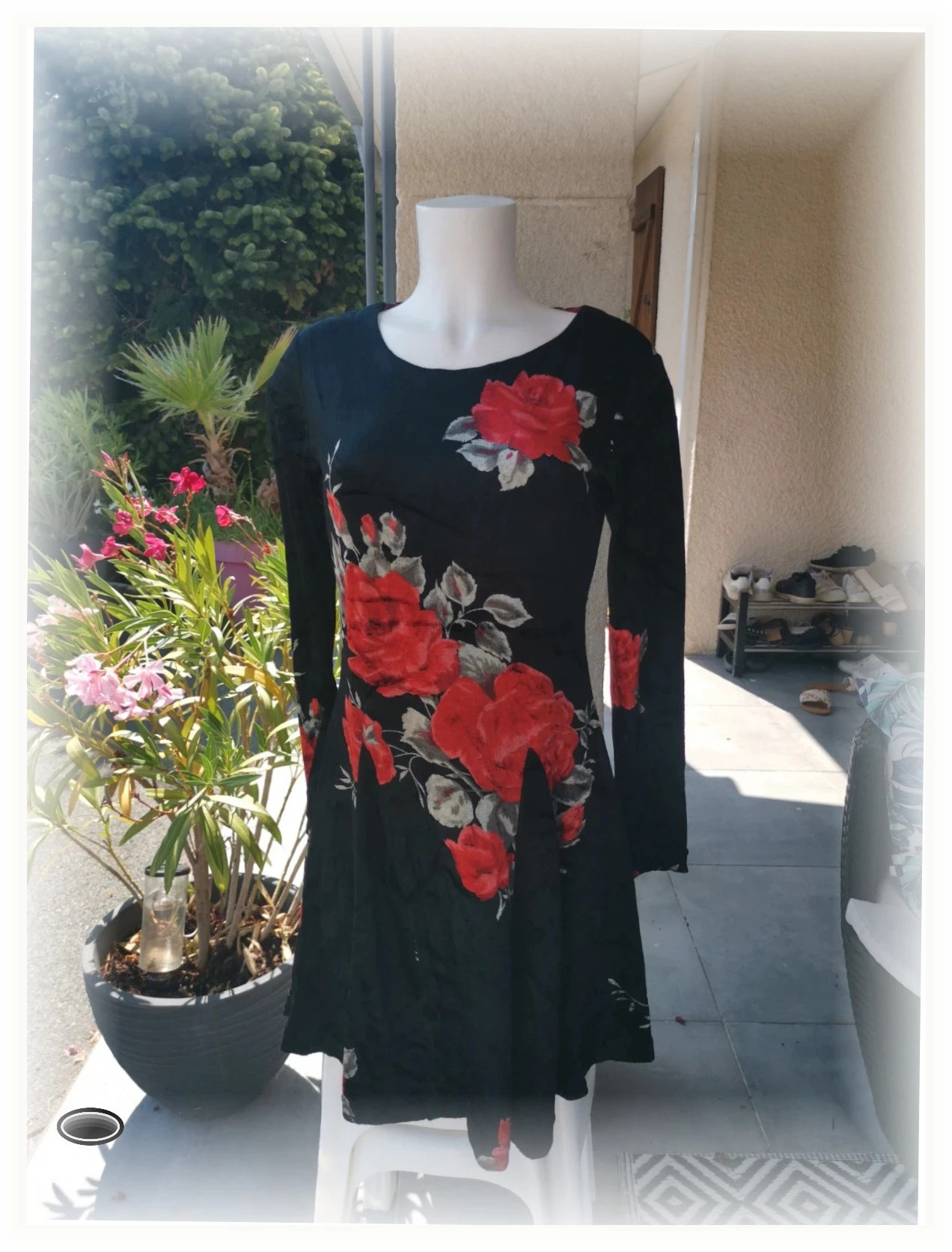 Très belle robe velour noir taille 38 Rene derhy