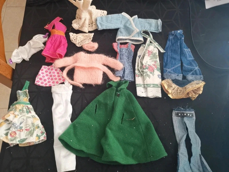 Lot vêtement poupée pour pour barbie