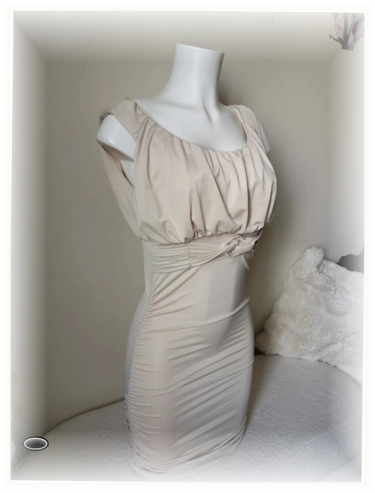 Très belle robe taille s beige – Belle – taille S / 36 / 8 4