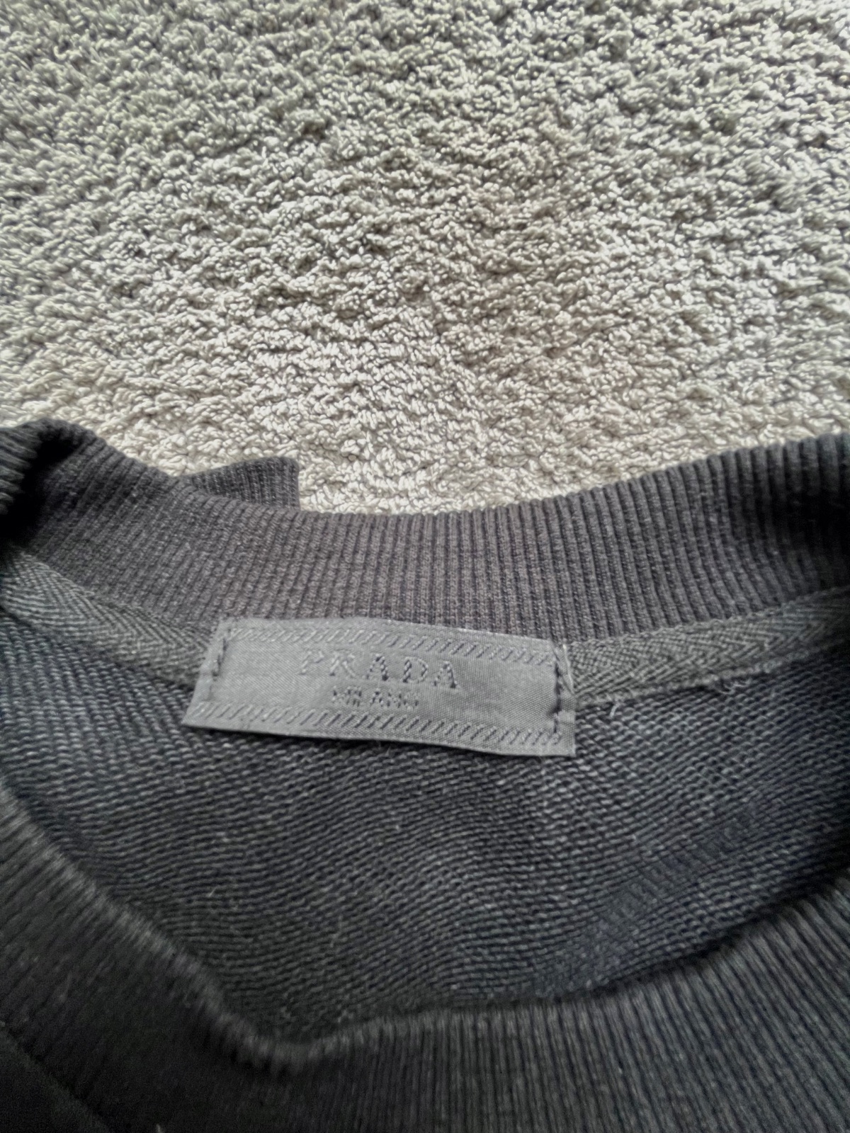 Pull sans capuche  – Prada – taille L 3