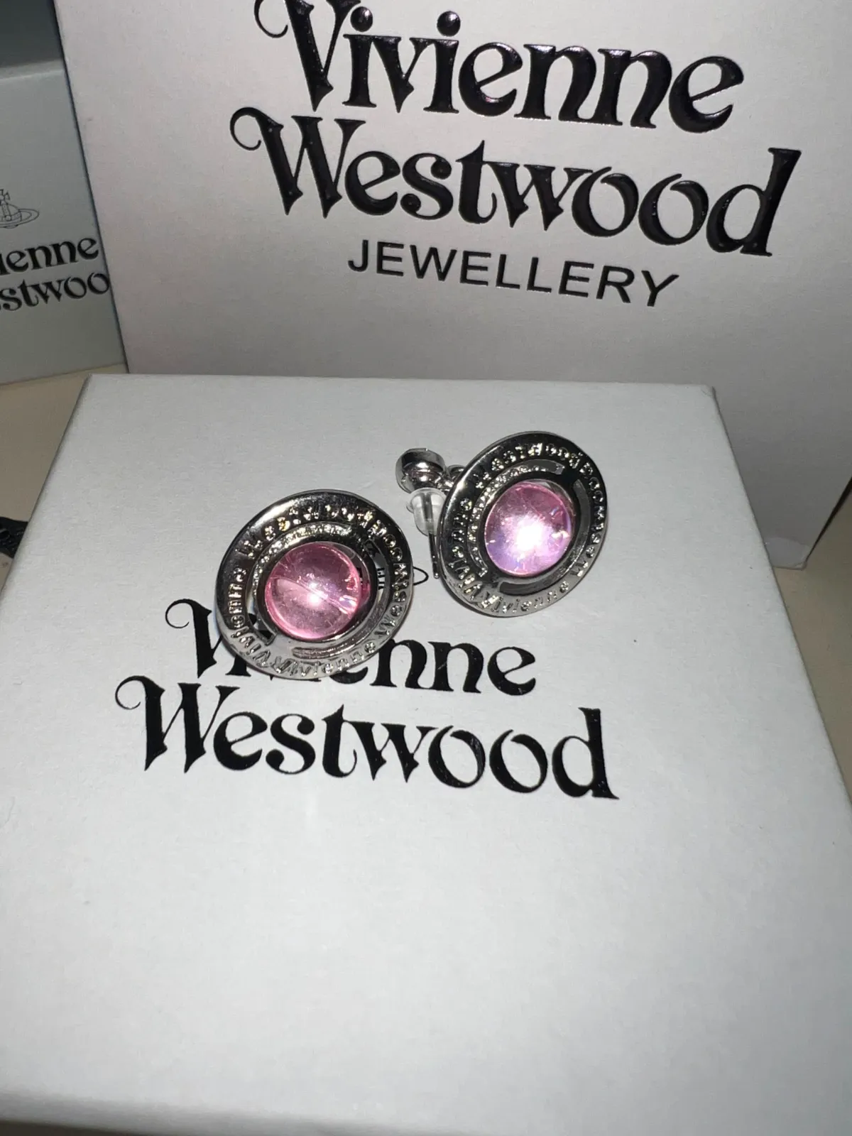 Boucles d'oreilles Vivienne Westwood rose strass 3