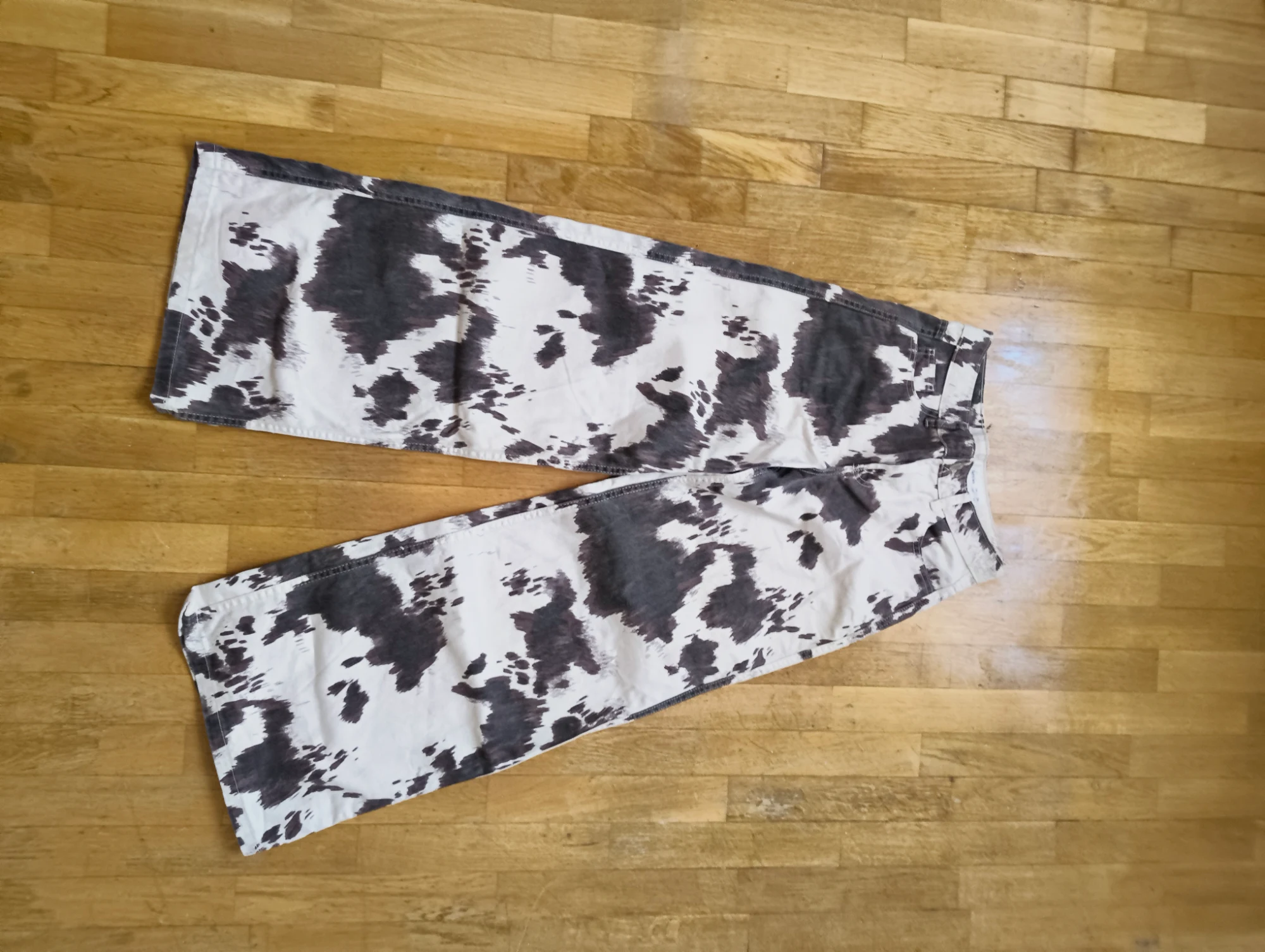 Pantalón vaquero Lefties estampado vaca – Lefties – taille XS