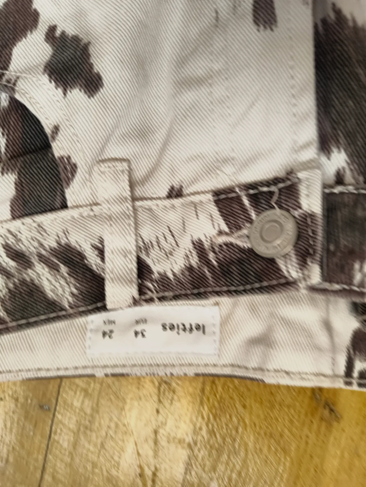 Pantalón vaquero Lefties estampado vaca – Lefties – taille XS 2