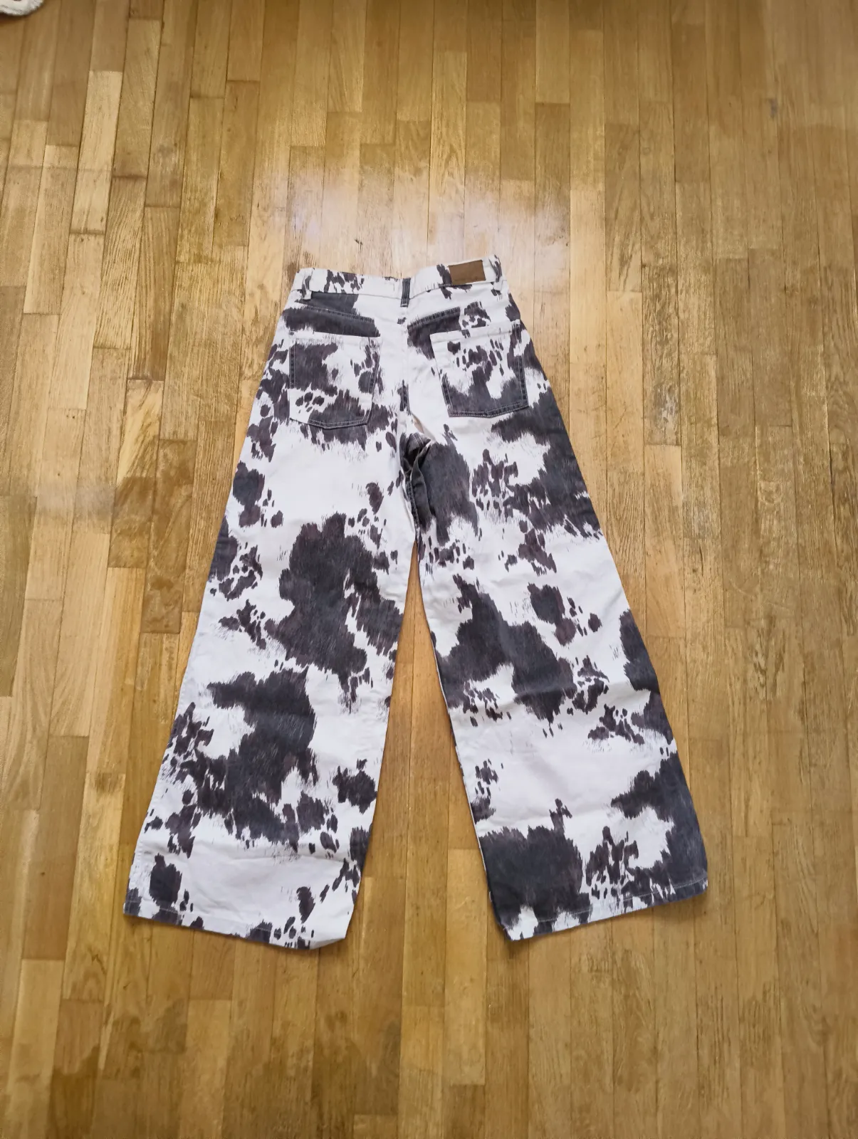 Pantalón vaquero Lefties estampado vaca – Lefties – taille XS 3