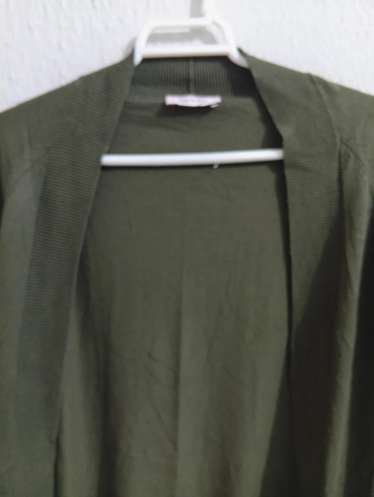 Orsay open-front knitted cardigan in a beautiful olive green colour. Size M. – ORSAY – taille M / 38 / 10 3