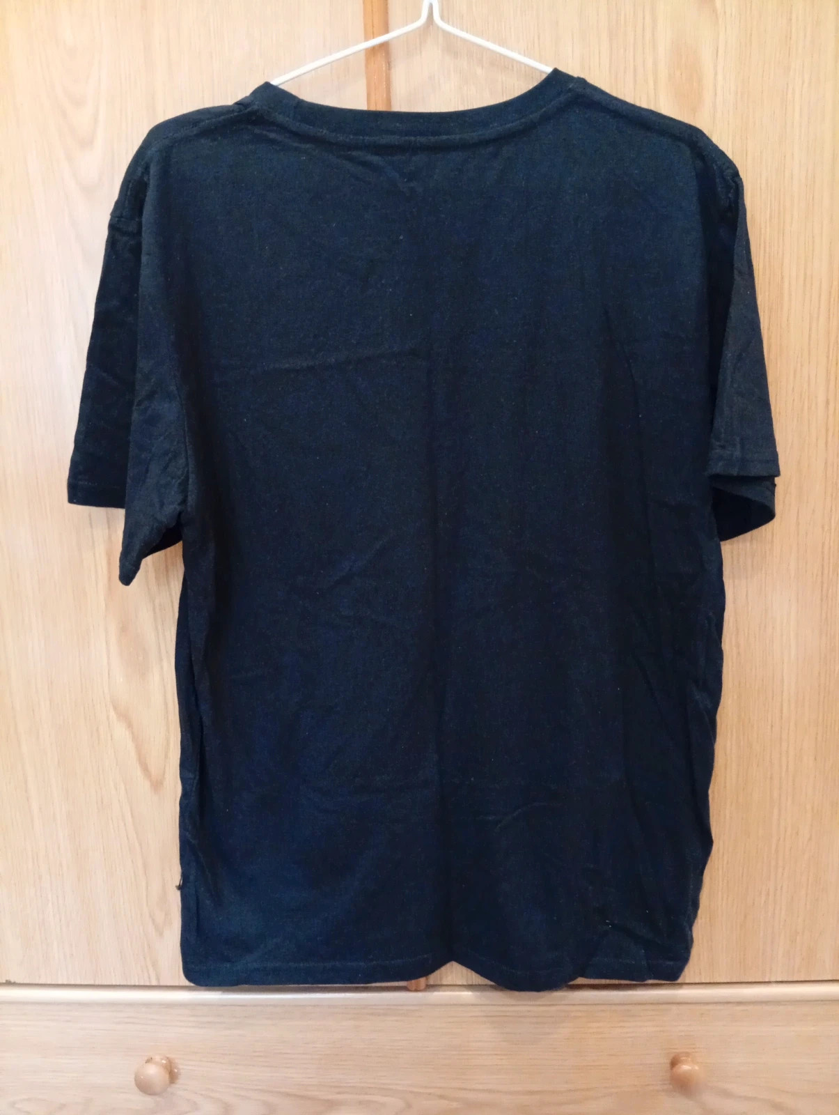 Black short-sleeve T-shirt with a colorful front print – taille M / 38 / 10 2