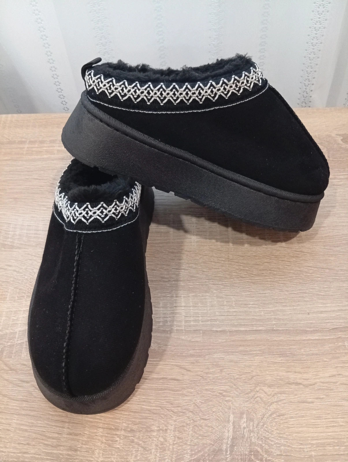 Black winter shoes, size EU 36. Soft and warm faux-fur lining – taille 36 2