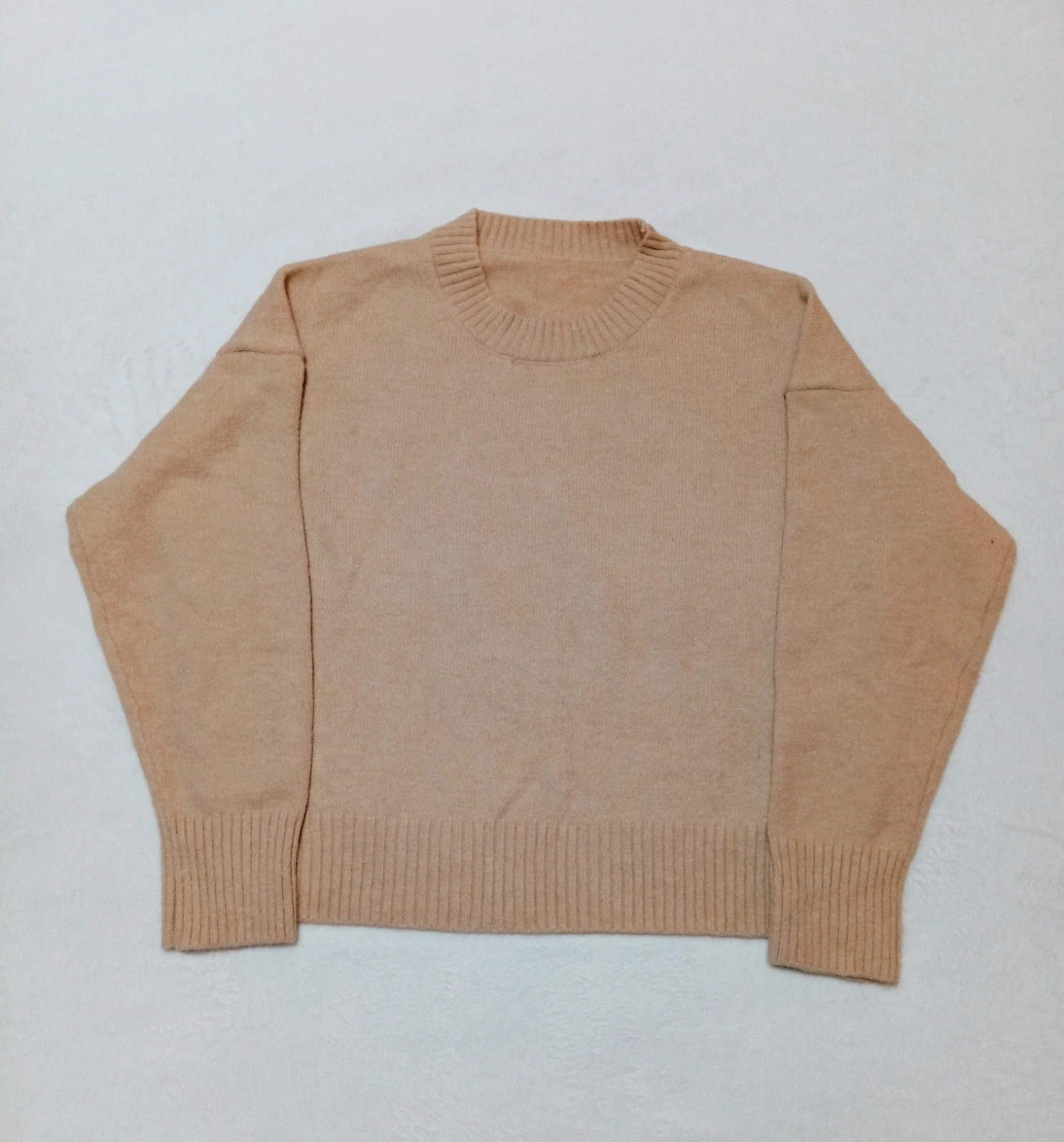 Camel/beige knitted sweater, size M.Classic round neck design, long sleeves. – taille M / 38 / 10 2