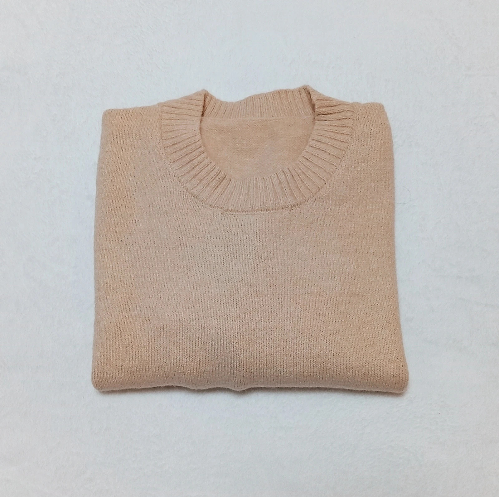 Camel/beige knitted sweater, size M.Classic round neck design, long sleeves. – taille M / 38 / 10 4