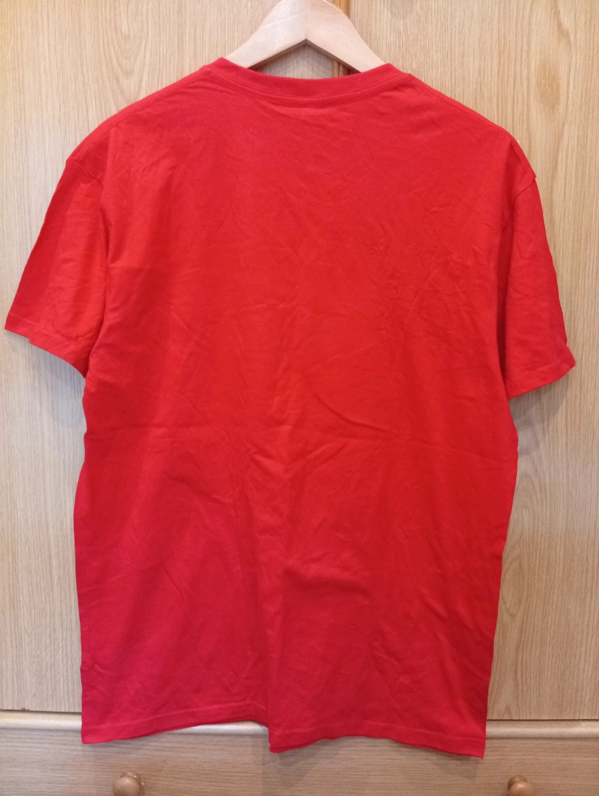 Red short-sleeve T-shirt with a fun Christmas-themed print – taille L 3