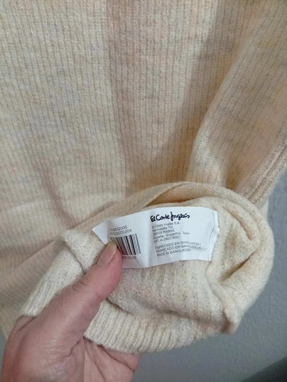 Beige/Cream knitted skirt – size M, with a simple and elegant fit – Easy Wear – taille M / 38 / 10 4