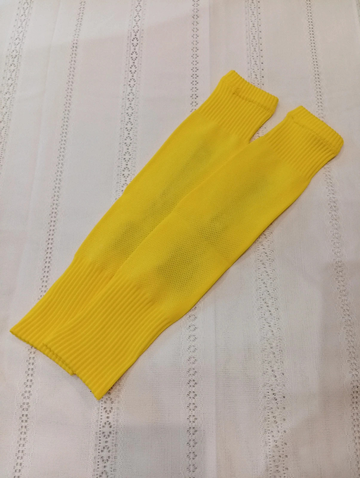 New Tapedesign yellow sports protectors, never worn – TAPEDESIGN 3