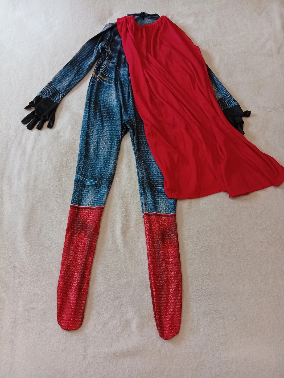 Superman costume – size 120 Complete jumpsuit with red cape and Superman design – taille 5 ans / 110 cm 2