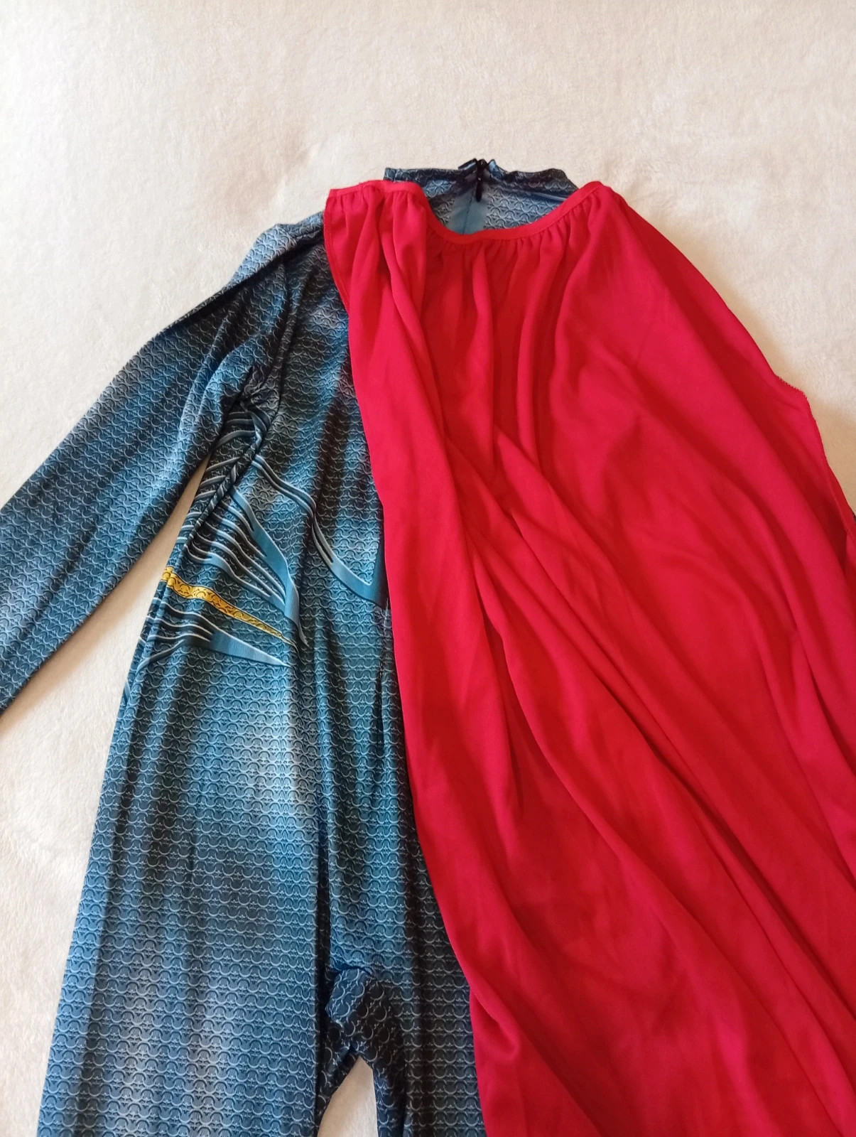 Superman costume – size 120 Complete jumpsuit with red cape and Superman design – taille 5 ans / 110 cm 4