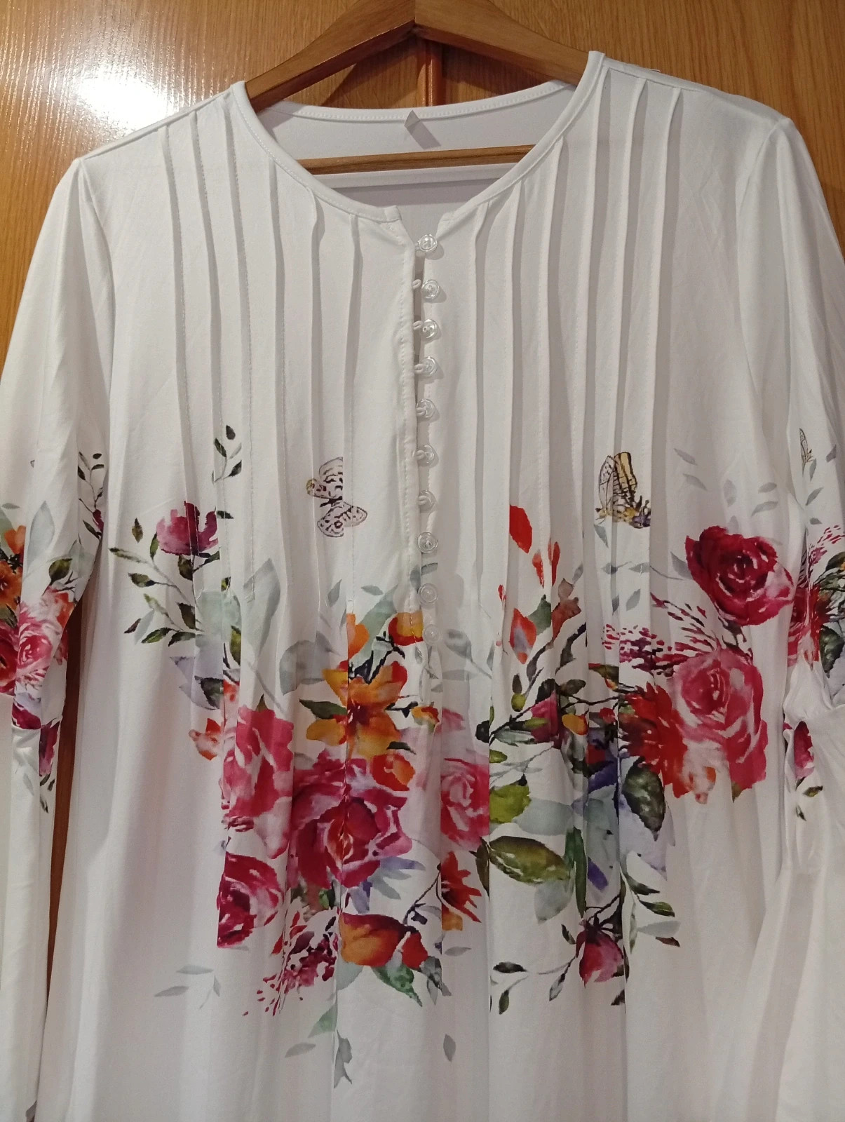 Long white floral dress/tunic – Size M. Wide 3/4 sleeves. With pockets. – taille M / 38 / 10 3