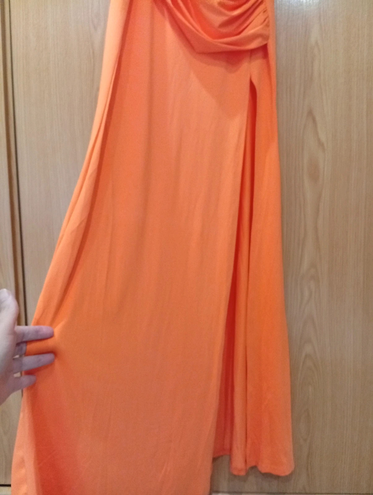 Long orange/coral maxi dress, size M.One-shoulder design with a beautiful draped neckline – taille M / 38 / 10 3