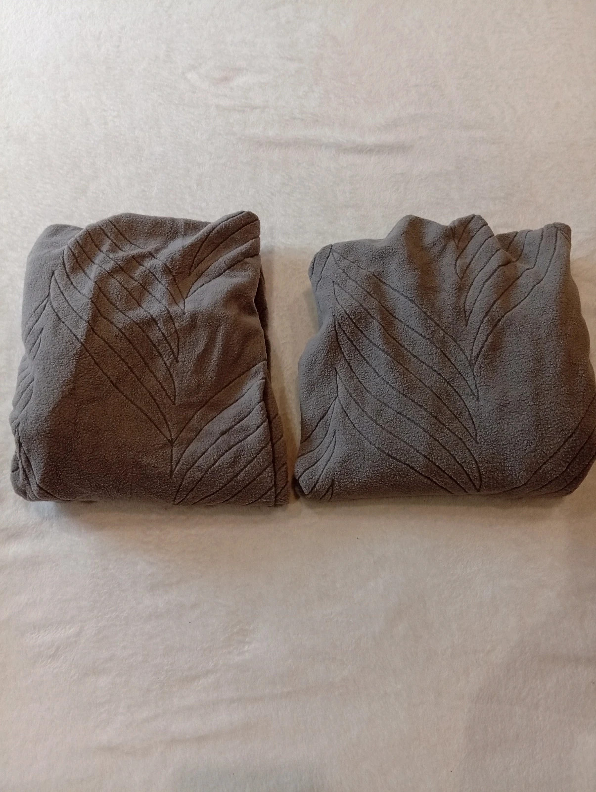 Set of 2 sofa cushion covers in grey Dimensions: 100 x 45 cm. 5