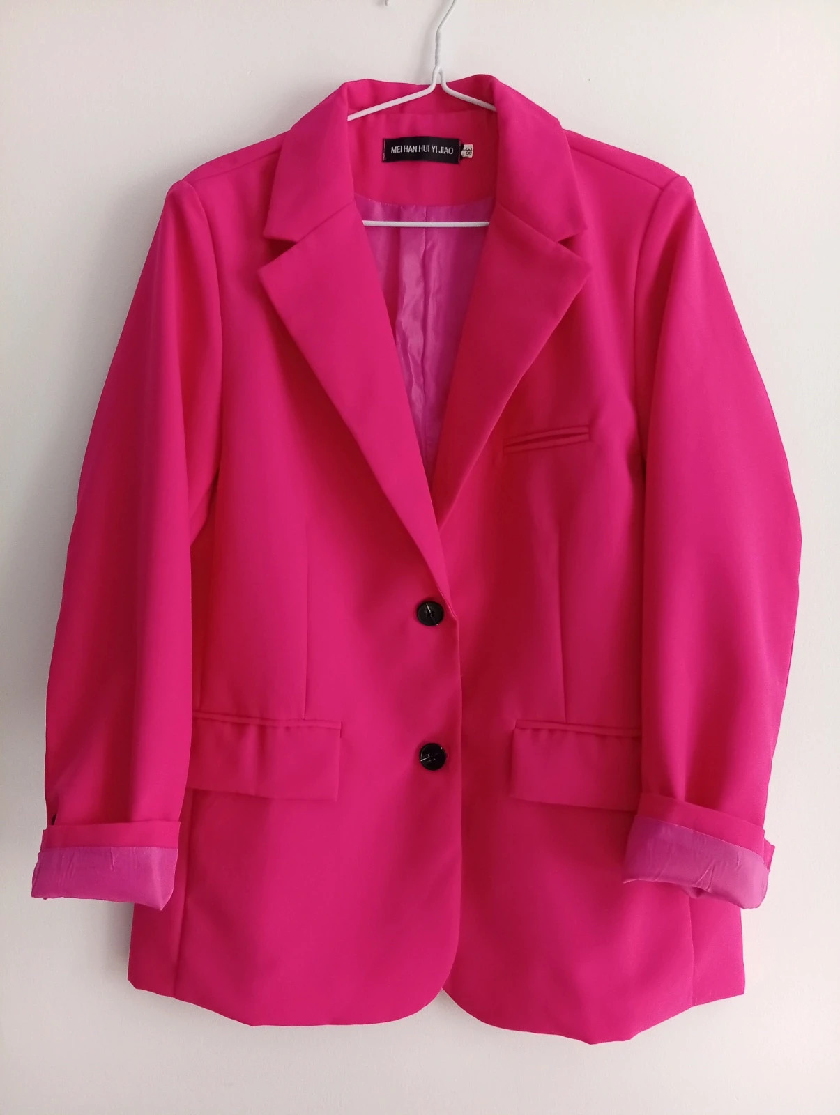 Fuchsia Double-Breasted Blazer. A stylish and versatile piece for any occasion. – taille M / 38 / 10 3