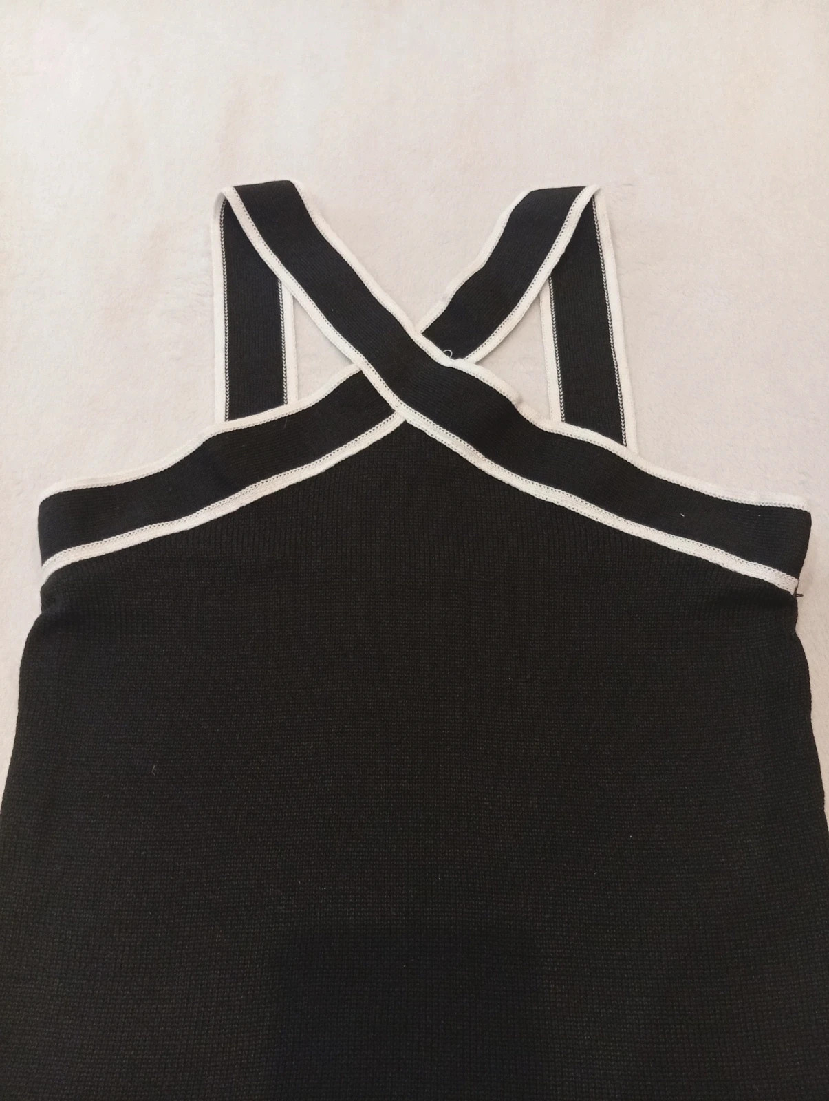 Black knit cross-strap top with white trim XS – taille XS / 34 / 6 3