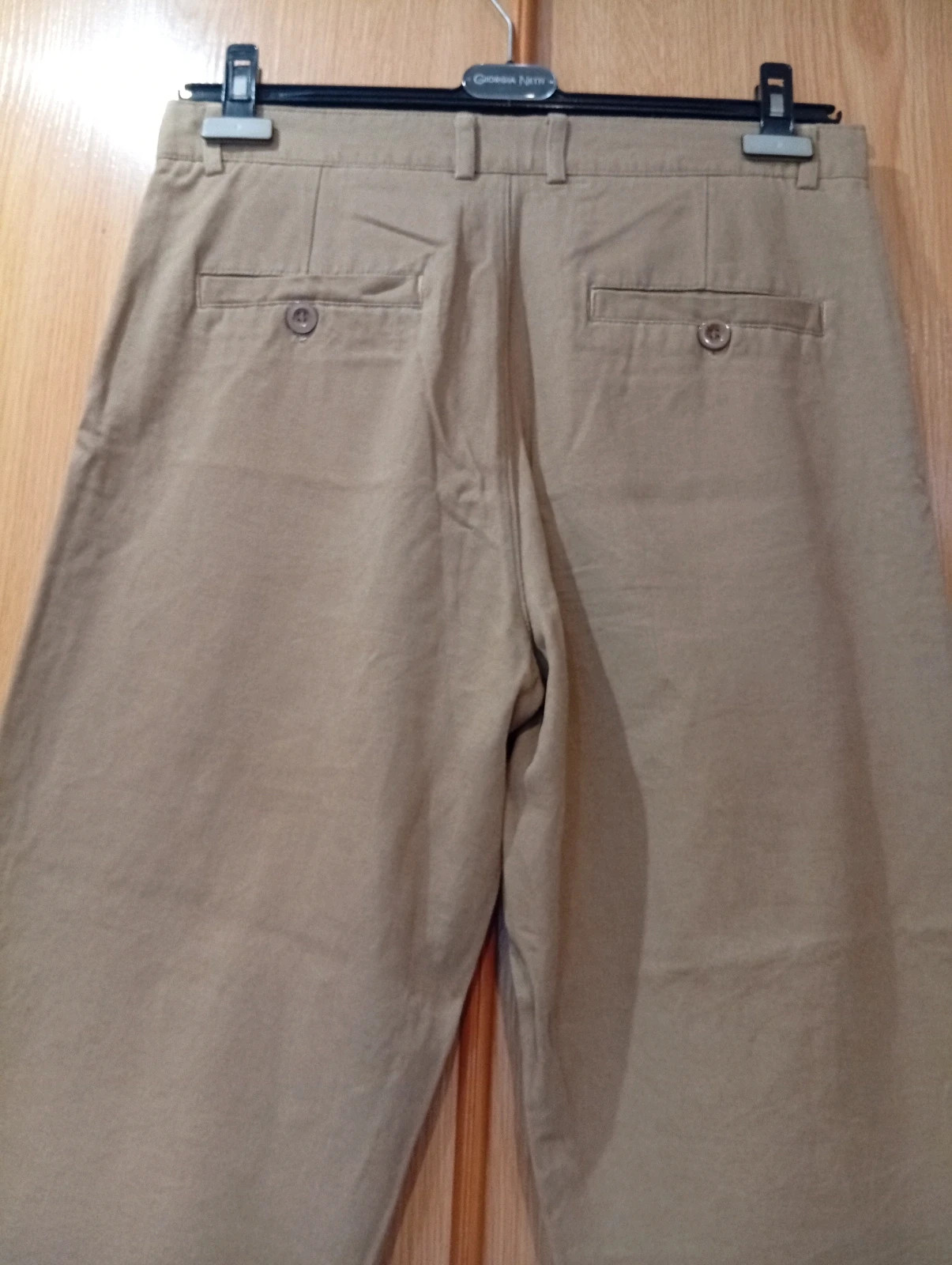 Classic beige chino trousers with a comfortable fit – taille S 4