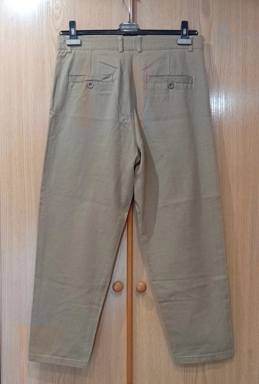 Classic beige chino trousers with a comfortable fit – taille S 3
