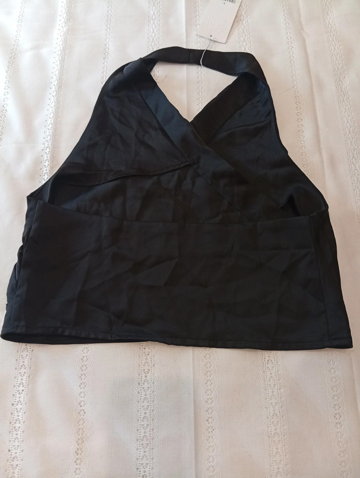 Black satin halter top with draped neckline Size M-L – taille M / 38 / 10 2