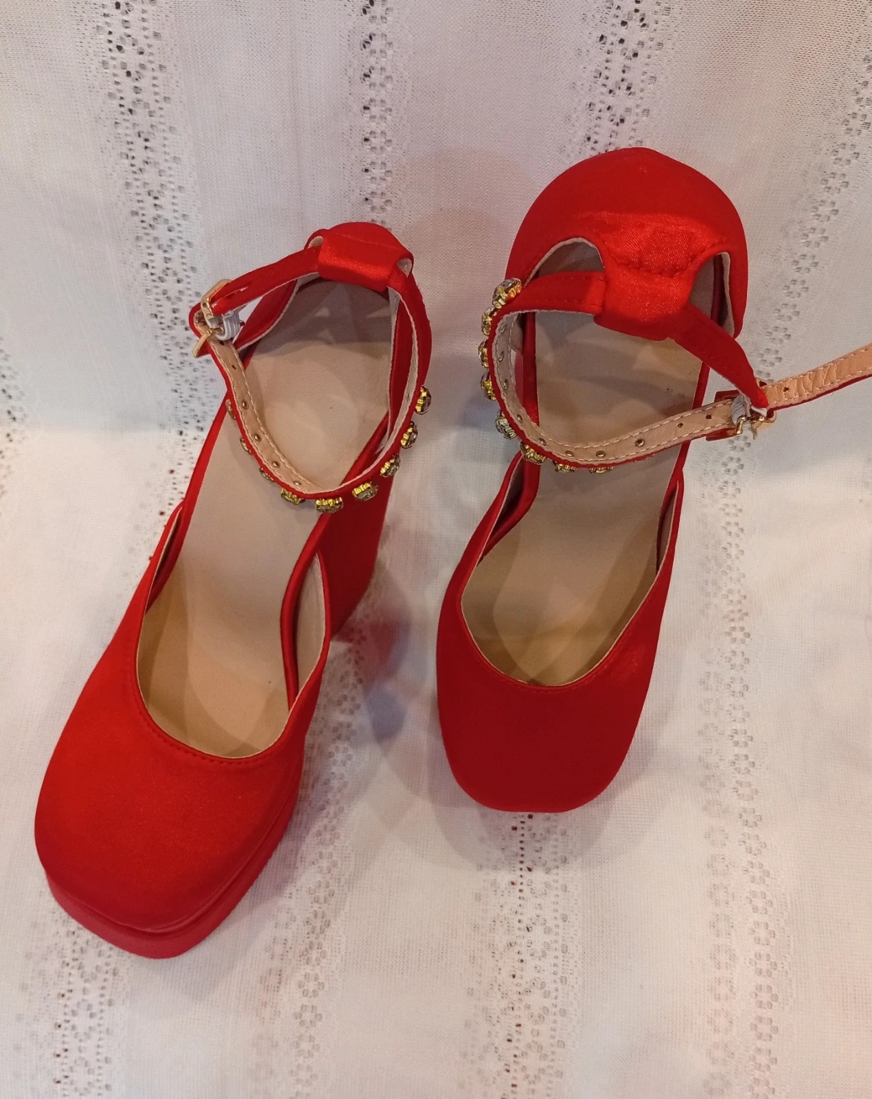 Red Platform High Heels – Size 35 – taille 35 3