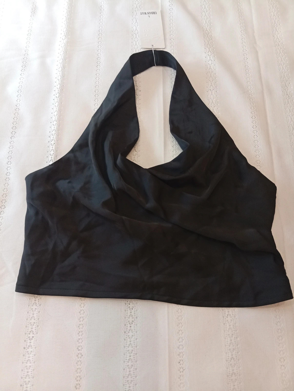 Black satin halter top with draped neckline Size M-L – taille M / 38 / 10