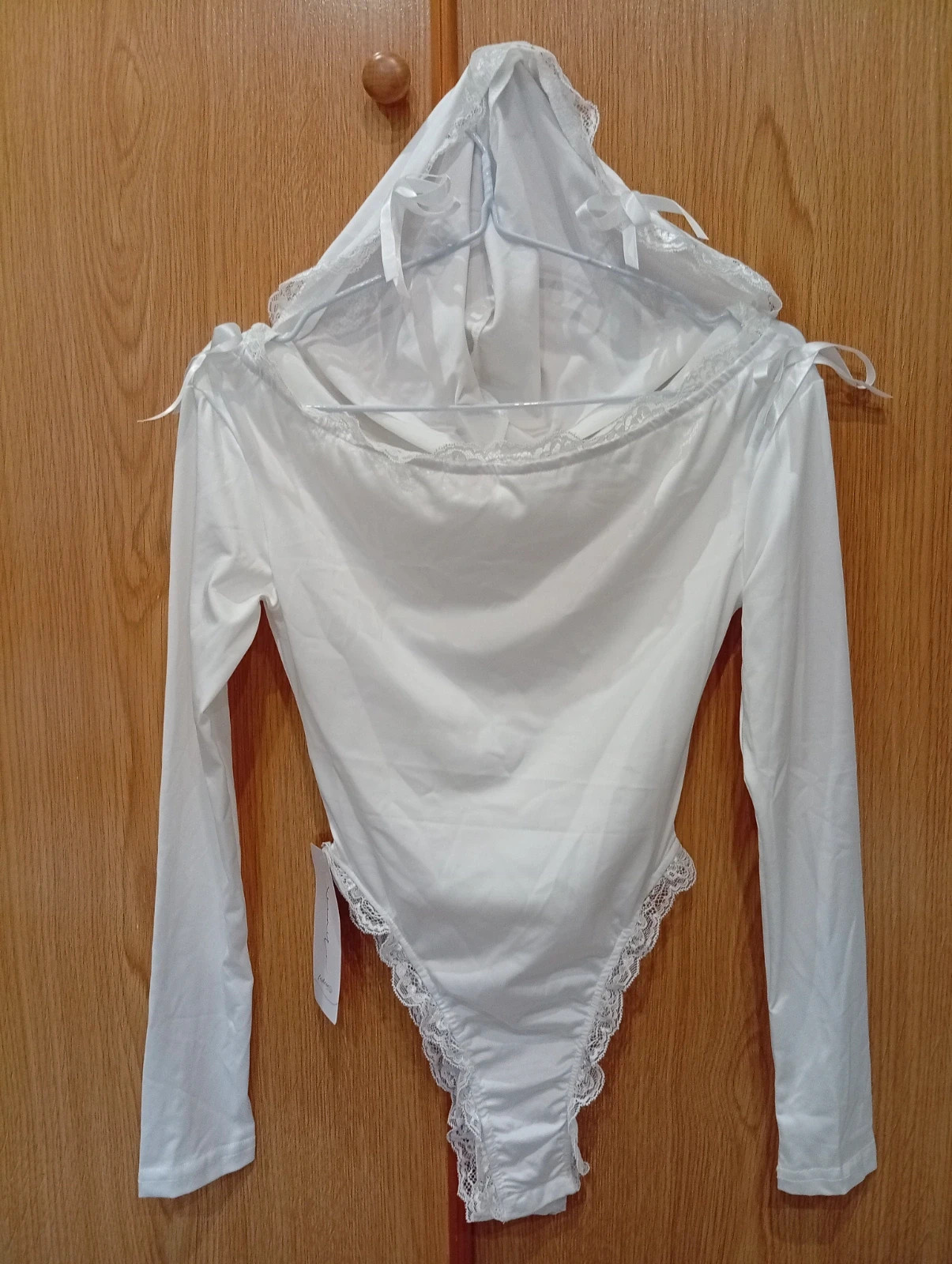 White hooded lace bodysuit – Size S-M – Local – taille S / 36 / 8
