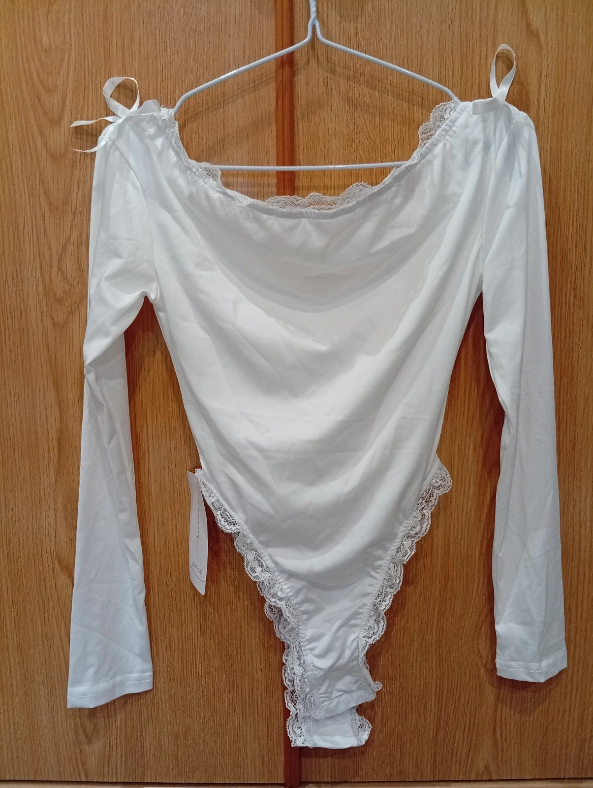 White hooded lace bodysuit – Size S-M – Local – taille S / 36 / 8 3