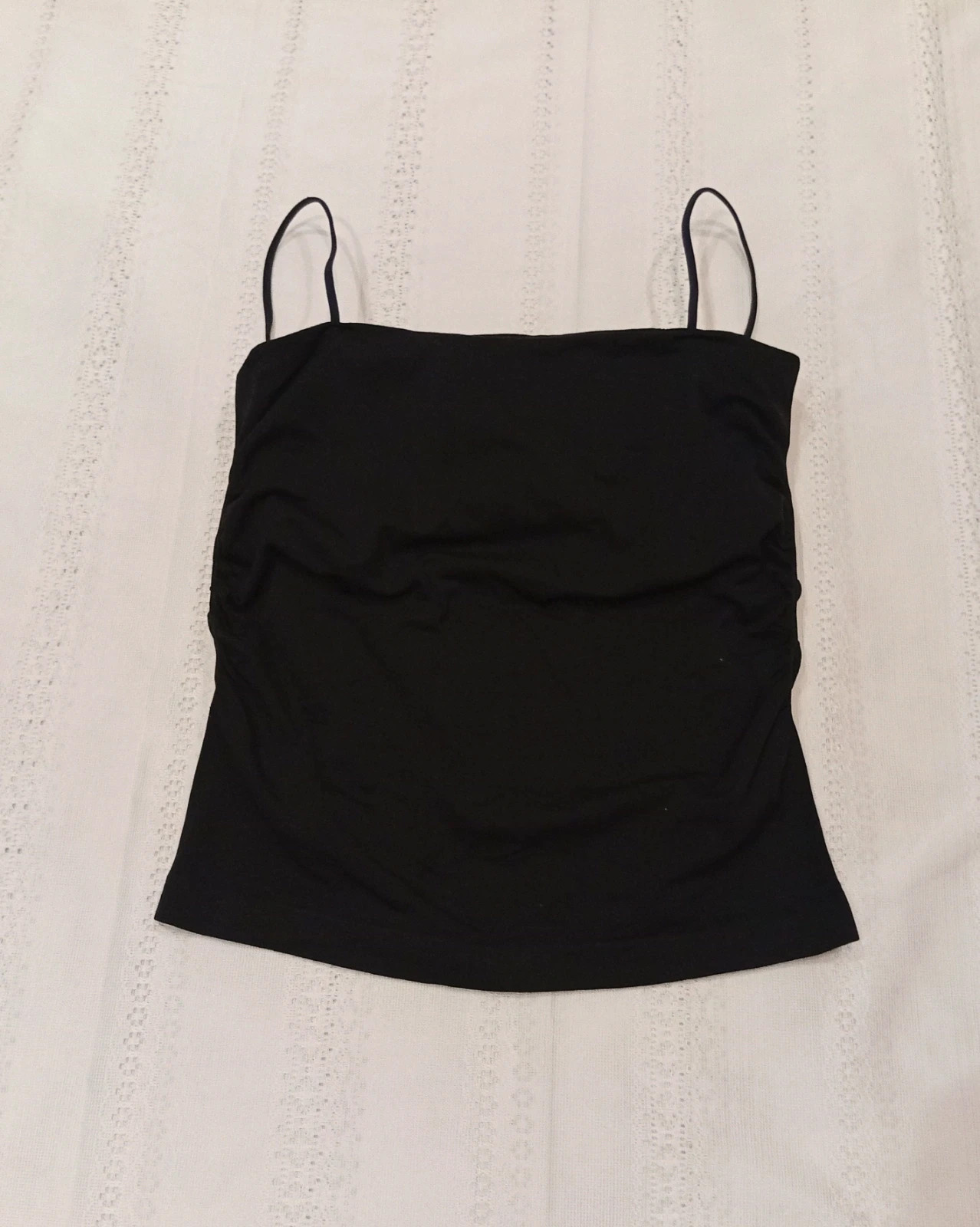Stylish black cami top with thin straps and a flattering fitted design Size L. – Local – taille S / 36 / 8 2