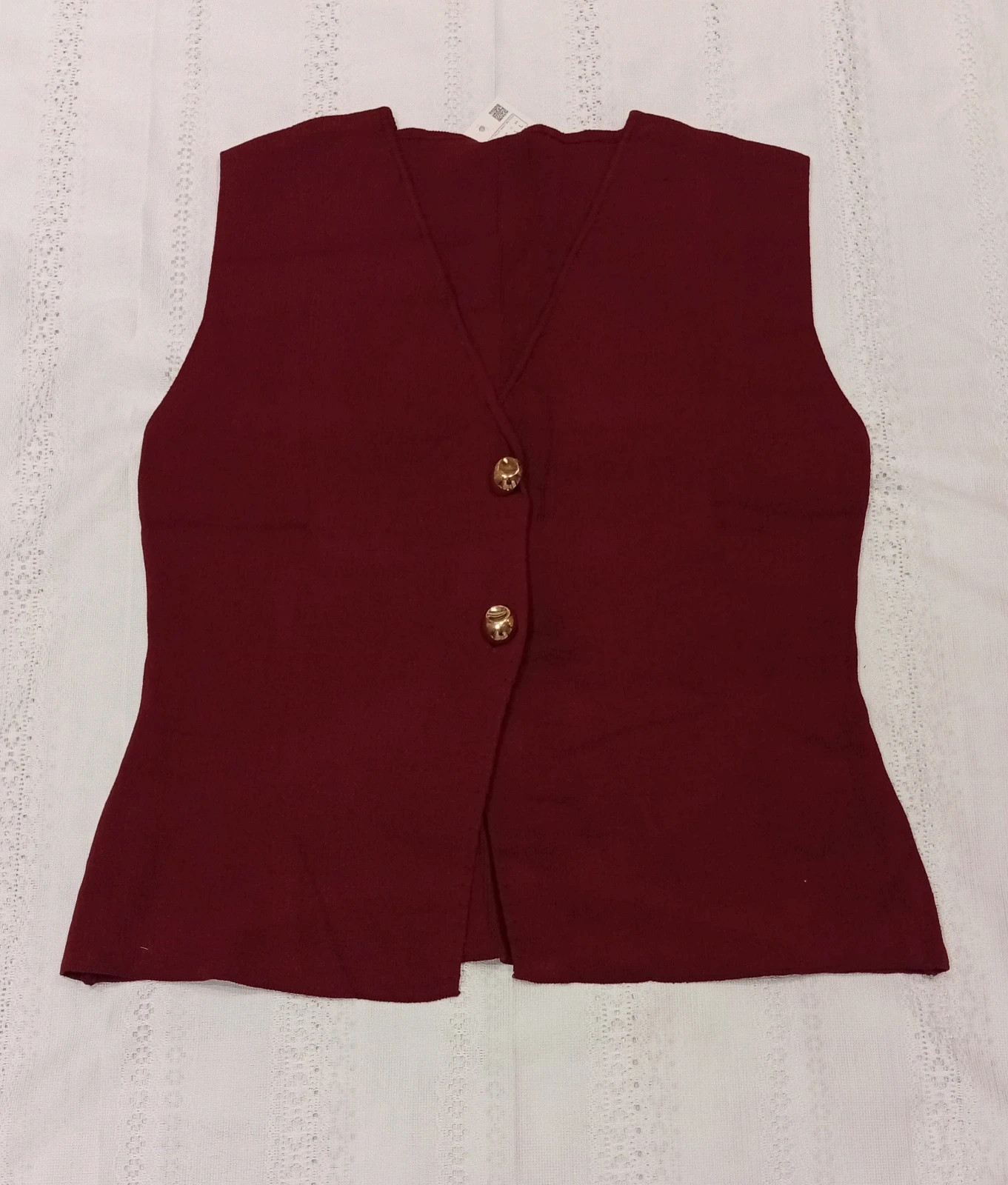 Stylish burgundy vest with a V-neck and gold buttons Size L – Local – taille L / 40 / 12 2