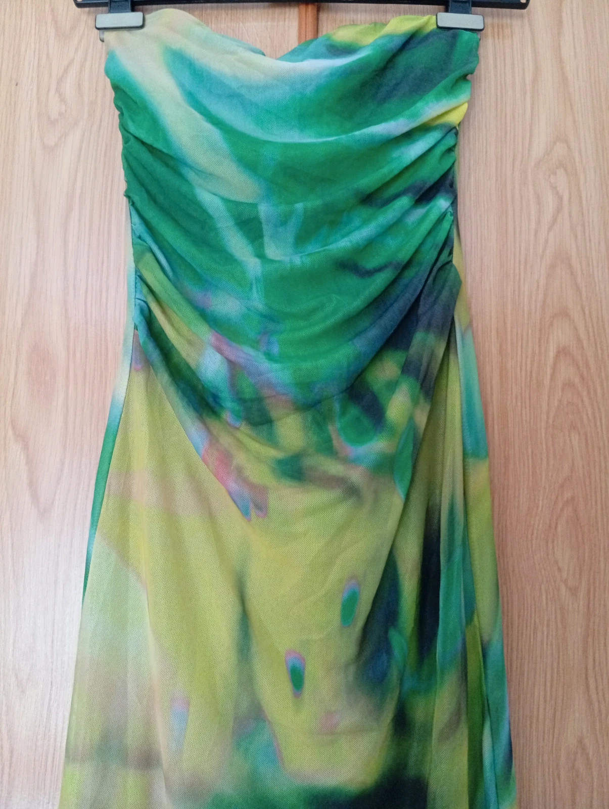 Strapless Green Maxi Dress with a ruched top and beautiful green print. – Local – taille S / 36 / 8 3