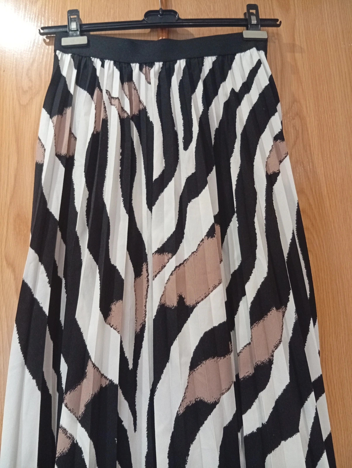 Porfois Pleated Midi Skirt – Animal Print – Size M – Parfois – taille M / 38 / 10 2