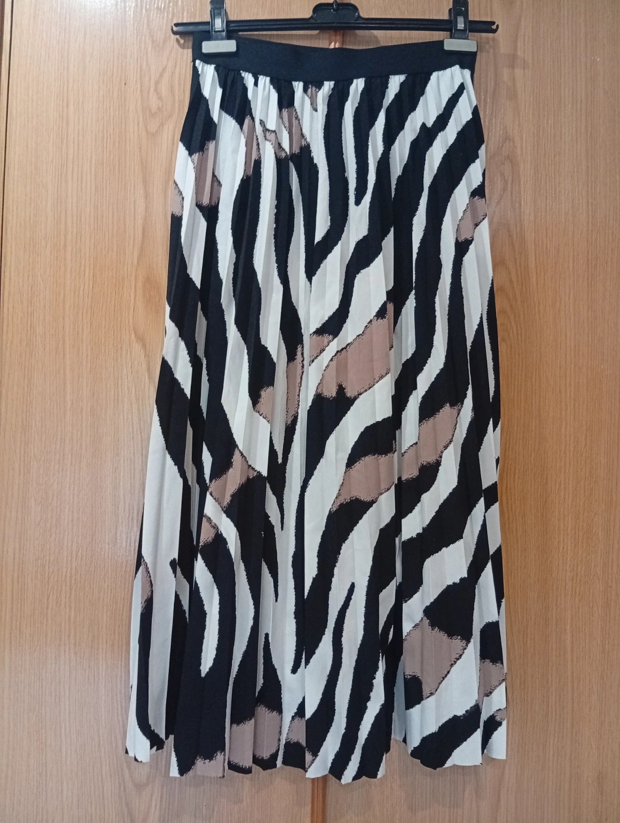 Porfois Pleated Midi Skirt – Animal Print – Size M