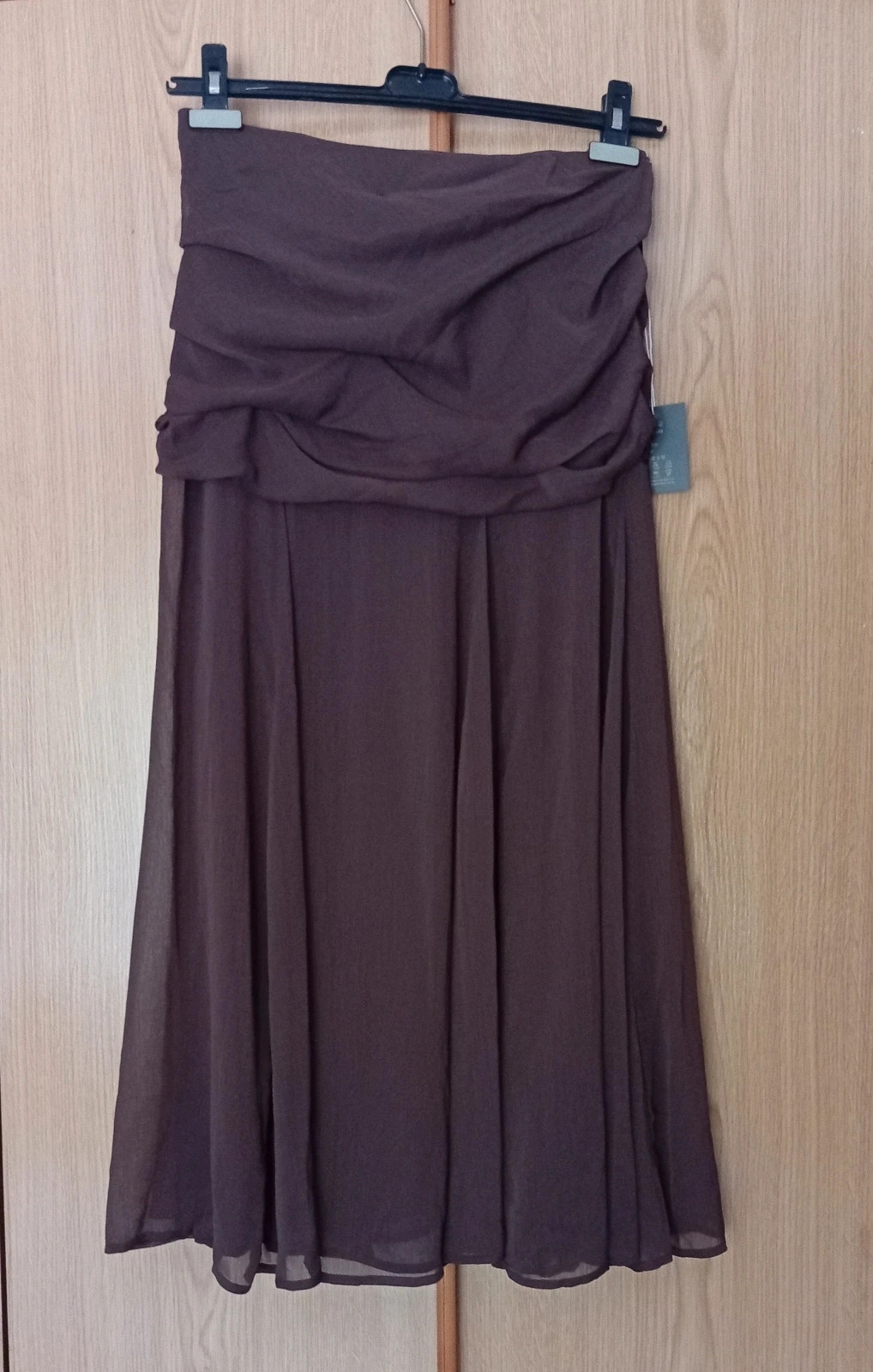 Beautiful long skirt in a rich chocolate brown shade, Size M. – Local – taille M / 38 / 10 2